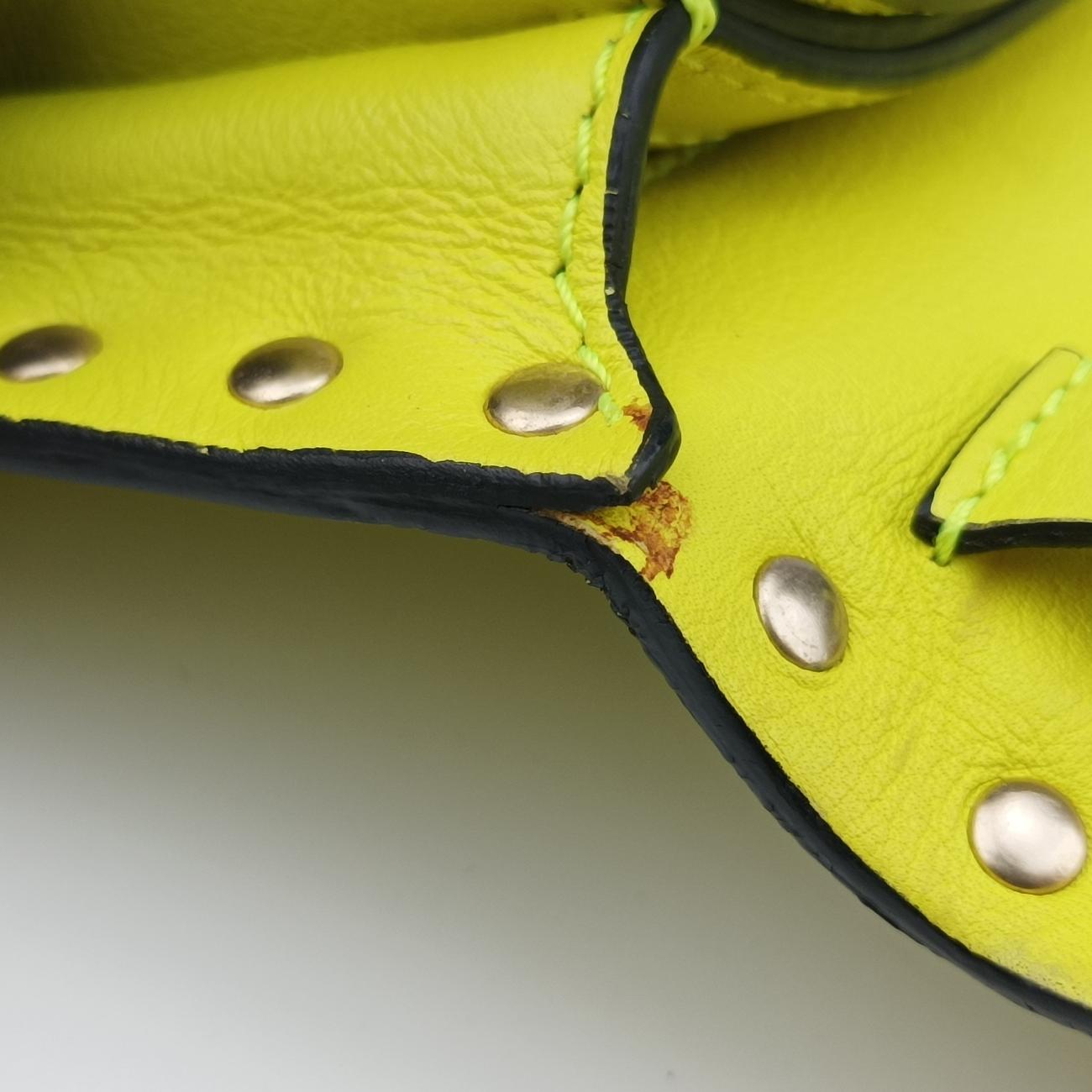 Rockstud Yellow leather TV G 669BOL1ロックスタッズ イエロー レザー TV G 669BOL1