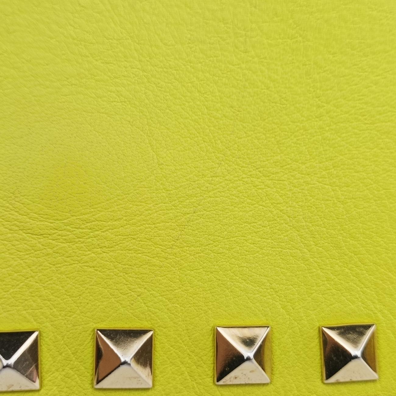 Rockstud Yellow leather TV G 669BOL1ロックスタッズ イエロー レザー TV G 669BOL1