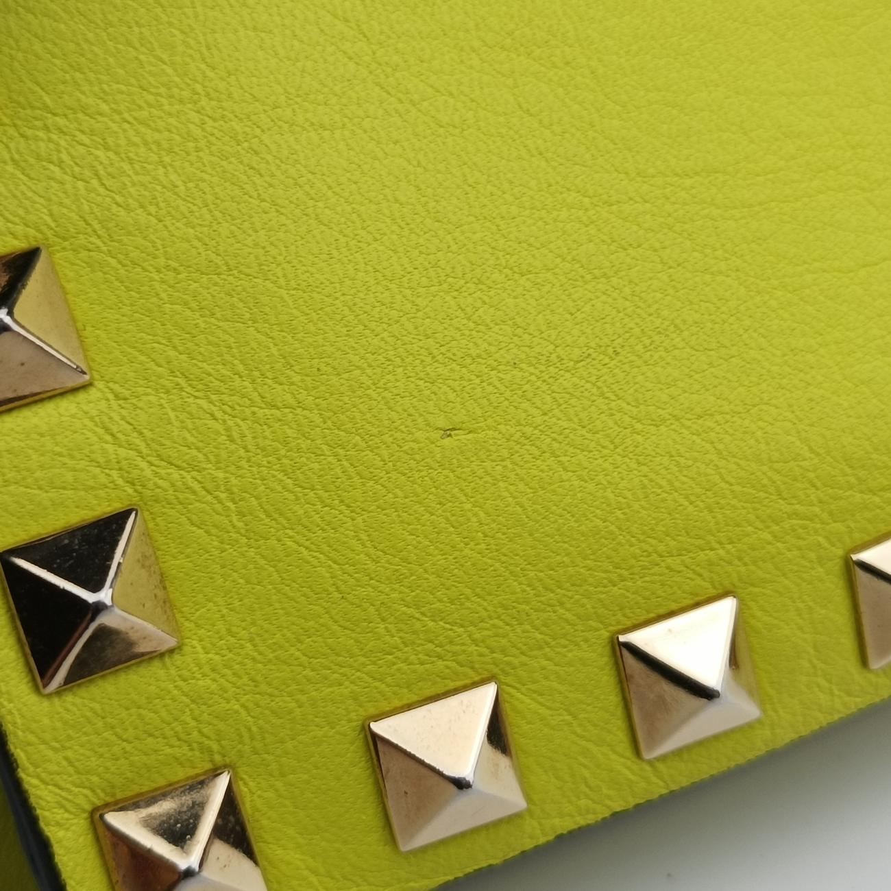 Rockstud Yellow leather TV G 669BOL1ロックスタッズ イエロー レザー TV G 669BOL1