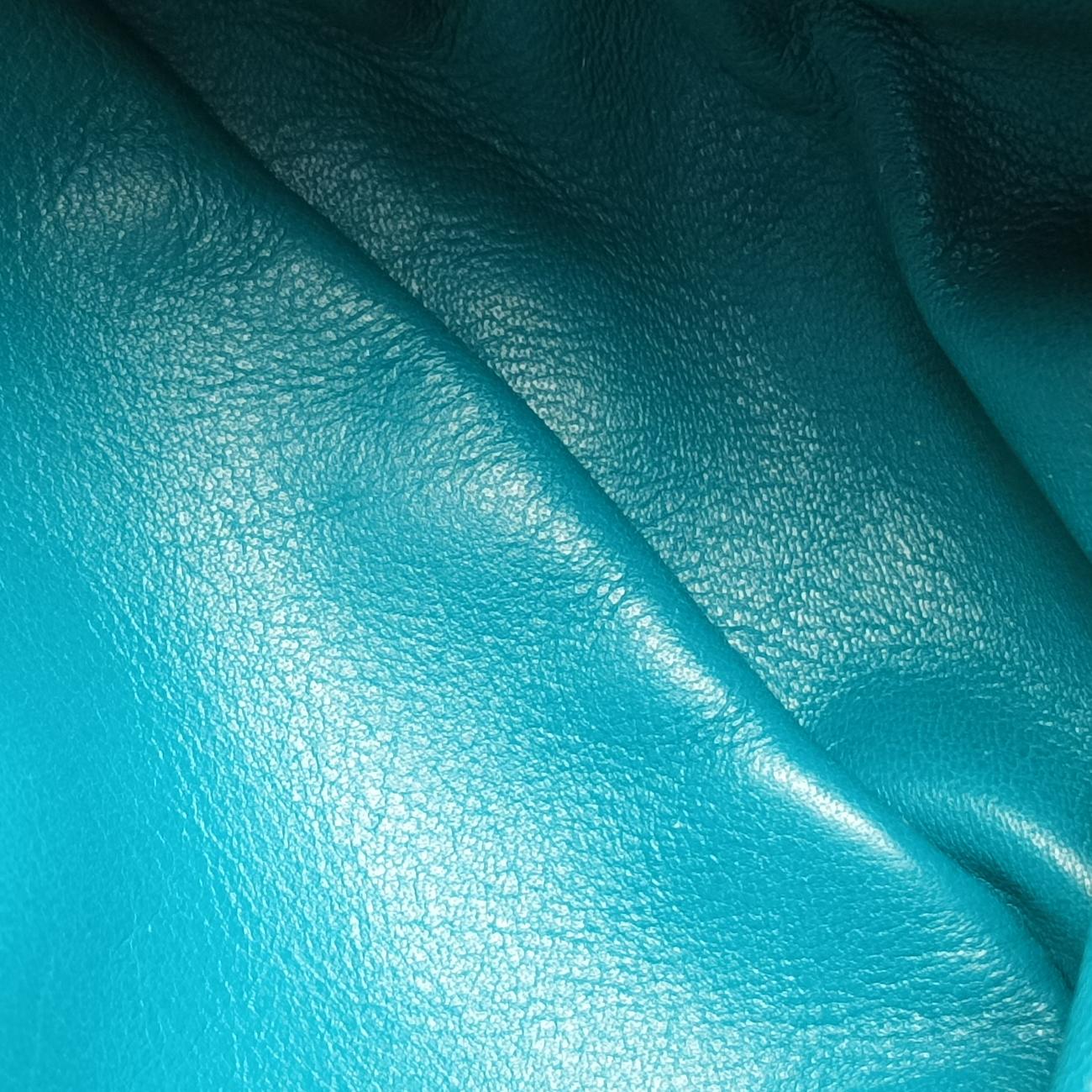 The Chain Pouch Green lambskin P01635952Aザ チェーンポーチ グリーン ラムスキン P01635952A