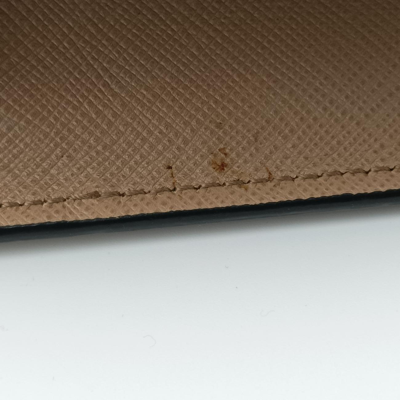 Turn lock Chevron Impunture Autre CuirBeigeSAFFIANO Leather1BD08959ターン ロックベージュサフィアーノレザー1BD08959