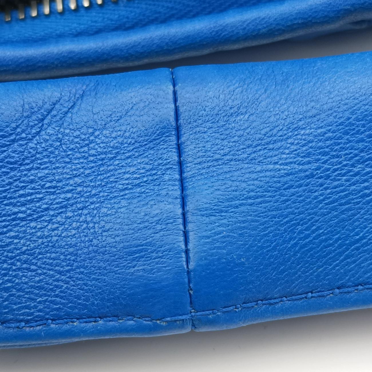 Intrecciato Blue lambskin B02681277Iイントレチャート ブルー ラムスキン B02681277I