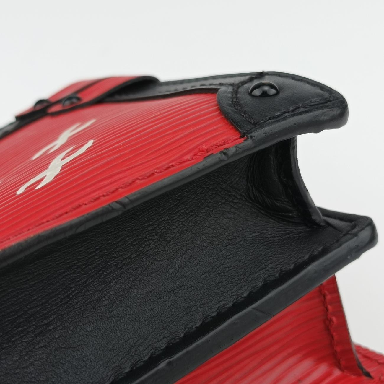 Trunk Clutch Rouge×Black Epi M51697 Lot number unknownトランククラッチ ルージュ×ブラック エピ M51697 製番不明