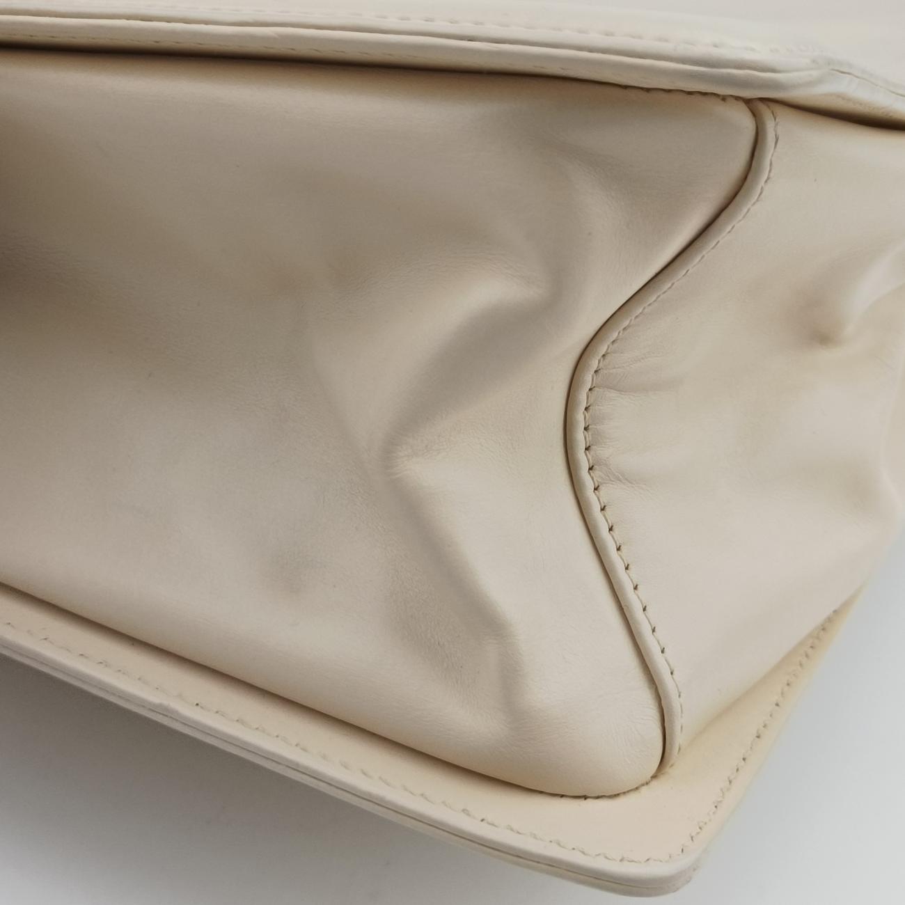 BOY CHANEL White Leather A66713 15331100ボーイシャネル ホワイト レザー A66713 15331100