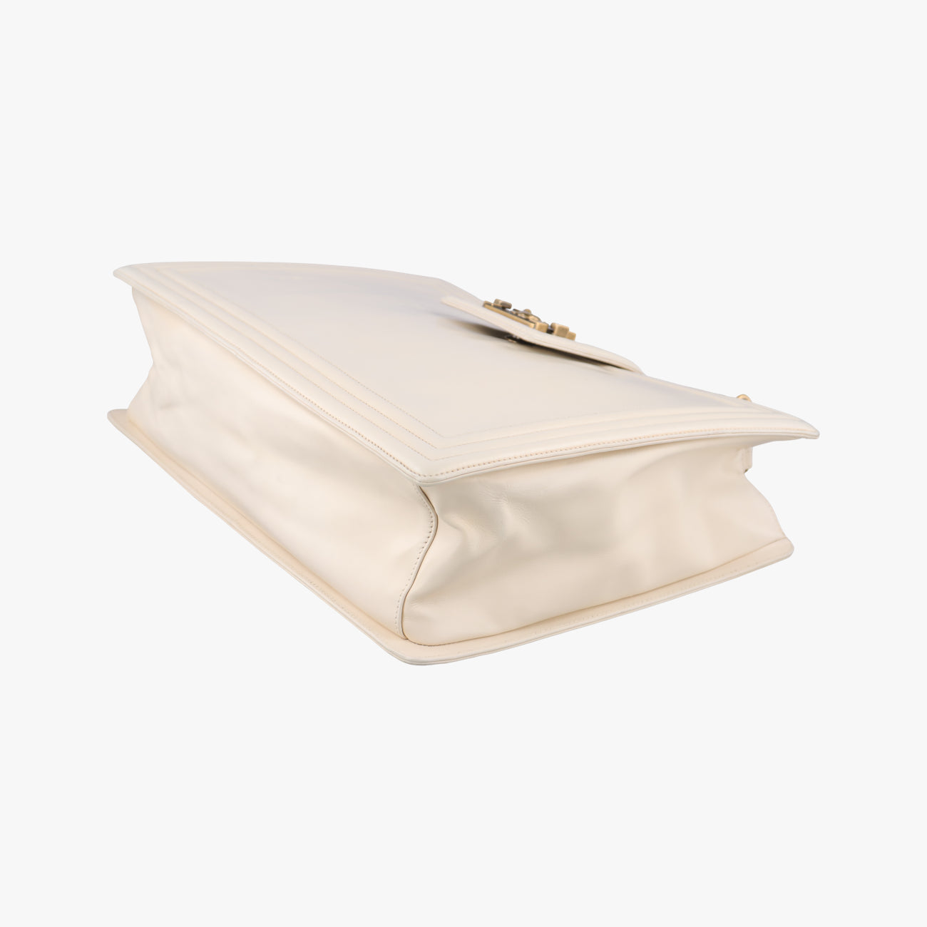 BOY CHANEL White Leather A66713 15331100ボーイシャネル ホワイト レザー A66713 15331100