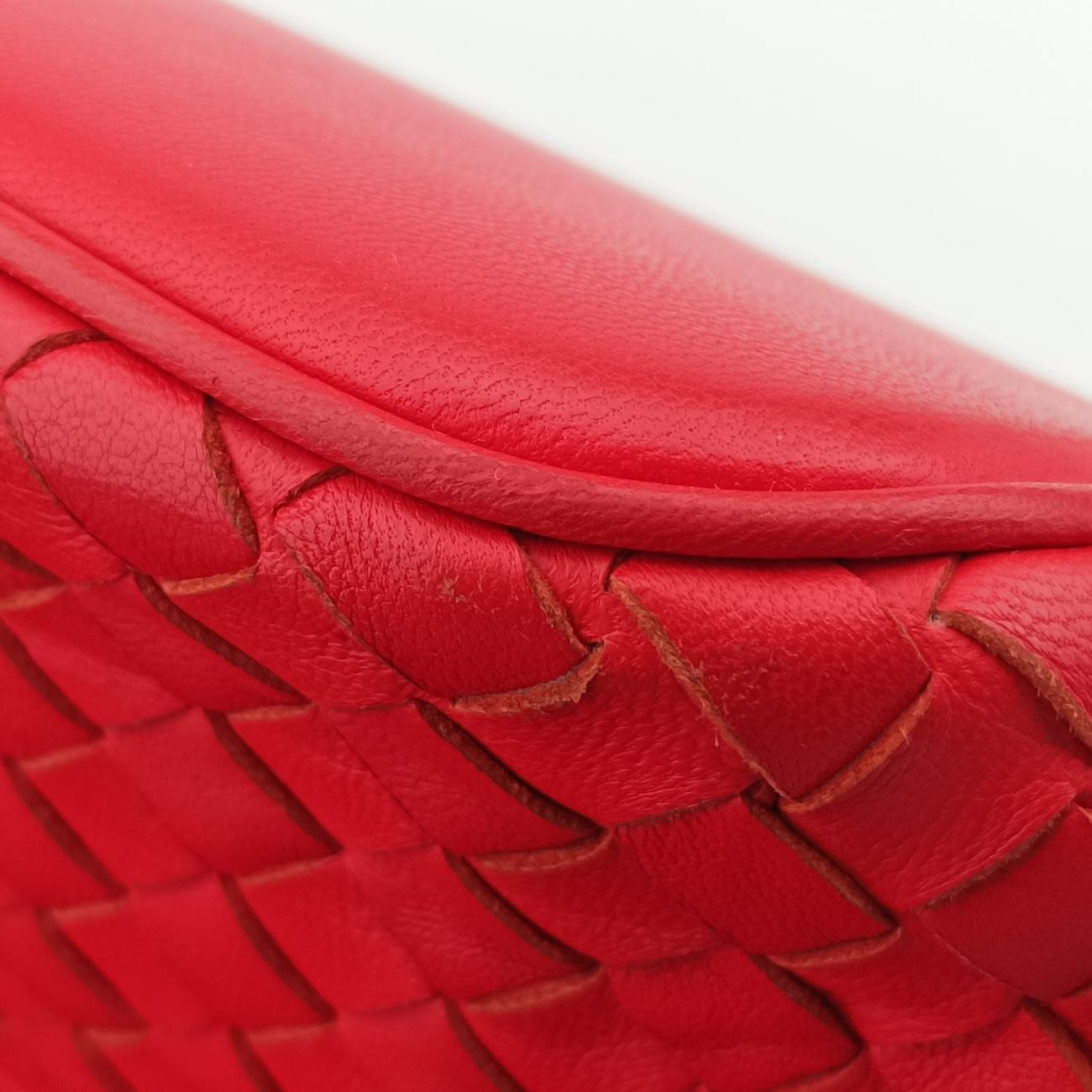 Intrecciato Drawstring Bucket Red lambskin B05592107Gイントレチャート ドローストリング バケット レッド ラムスキン B05592107G