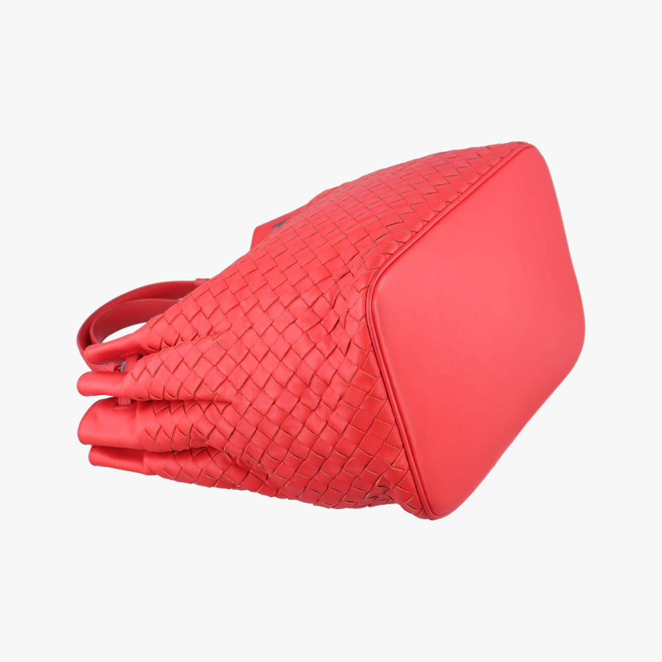 Intrecciato Drawstring Bucket Red lambskin B05592107Gイントレチャート ドローストリング バケット レッド ラムスキン B05592107G