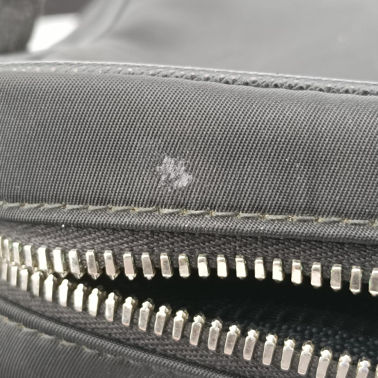 Triangle Logo Black nylon 2VH112 253トライアングルロゴ ブラック ナイロン 2VH112 253