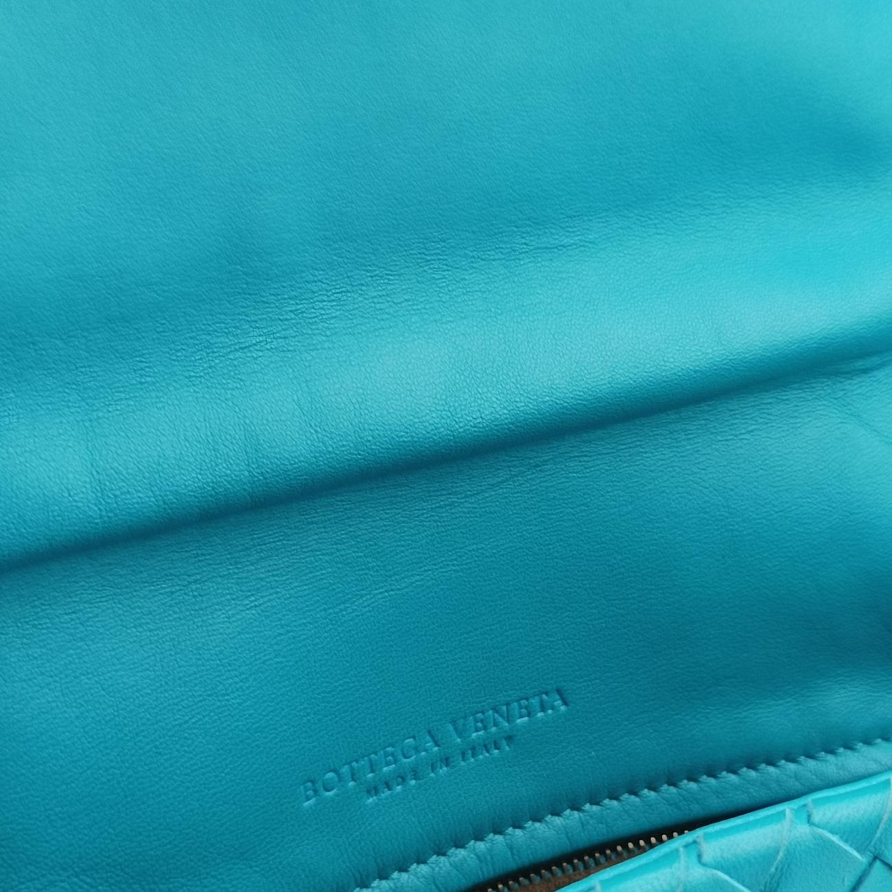 Intrecciato Blue lambskin B00496540Yイントレチャート ブルー ラムスキン B00496540Y