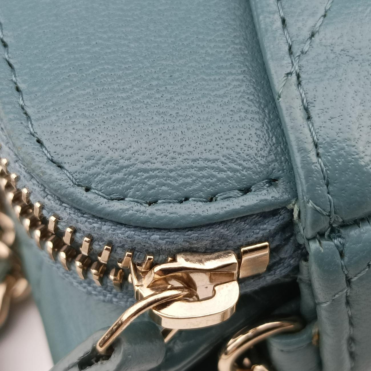 Matelassé Flap Phone Case Blue lambskin AP2096 31980468マトラッセ フラップ フォン ケース ブルー ラムスキン AP2096 31980468