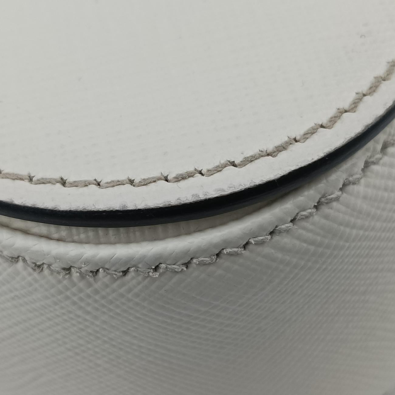 Sidonie White SAFFIANO Leather 1BD219 25 Fシドニー ホワイト サフィアーノレザー 1BD219 25 F