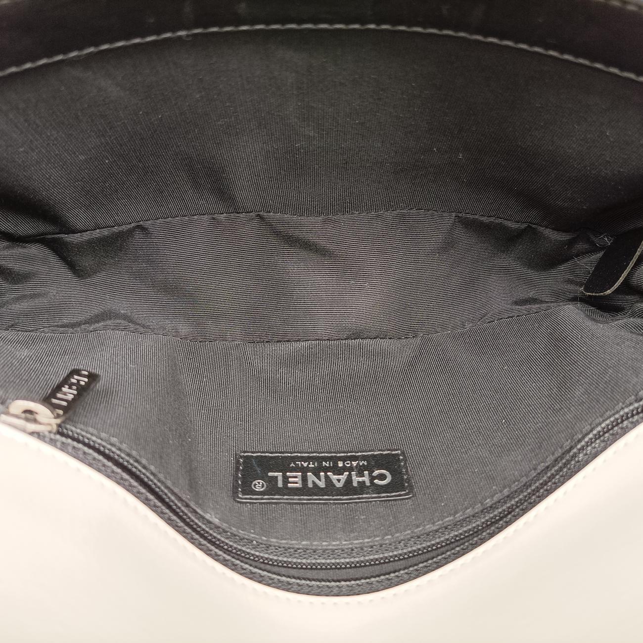 BOY CHANEL Black×white Leather A66713 15643111ボーイシャネル ブラック×ホワイト レザー A66713 15643111