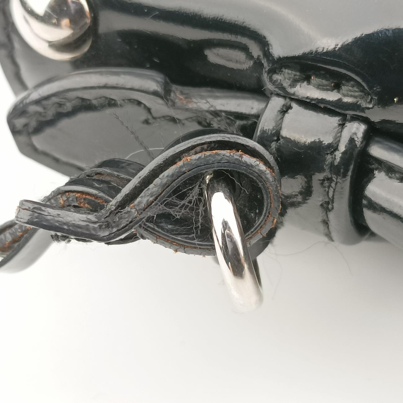 Sound Crystal Studded Crossbody Black Patent 110サウンド クリスタル スタッズ クロスボディ ブラック パテント 110