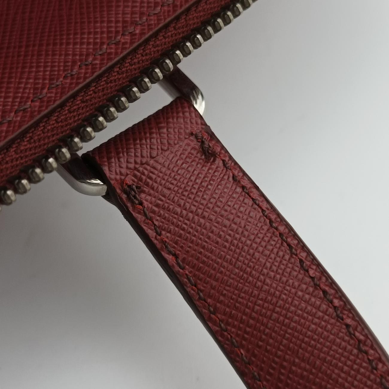 Triangle Logo Plate Red Saffiano Leather 49三角 ロゴ プレート レッド サフィアーノレザー 49