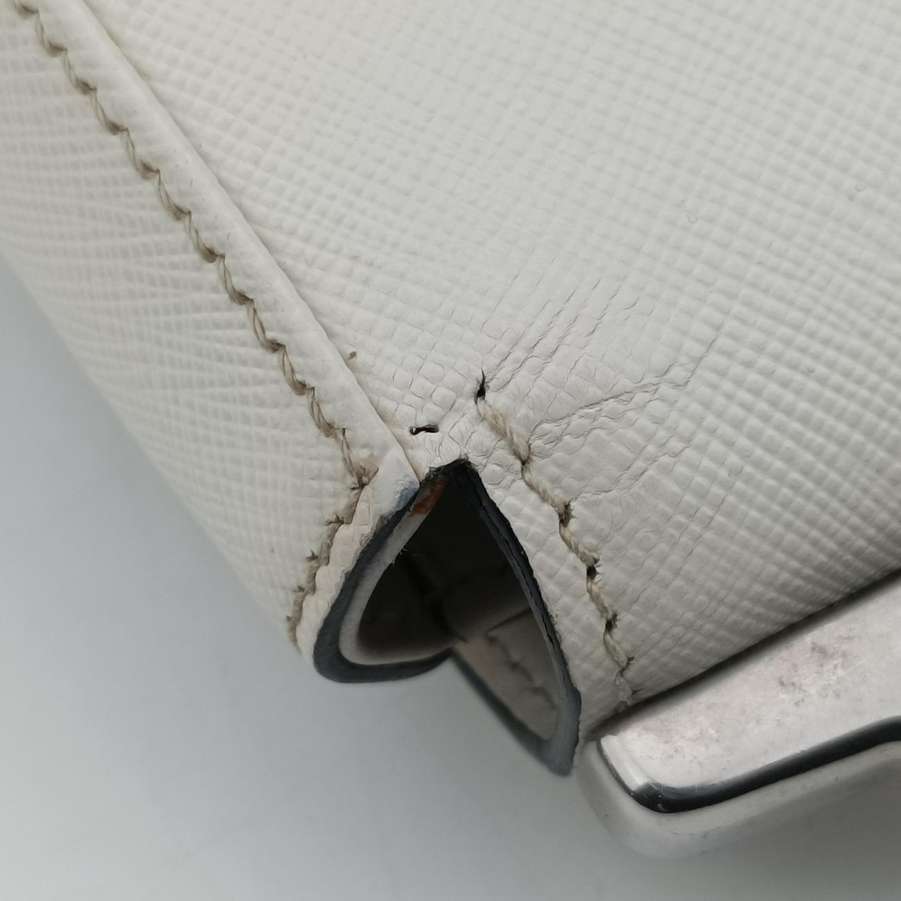 Sidonie White SAFFIANO Leather 1BD219 25 Mシドニー ホワイト サフィアーノレザー 1BD219 25 M