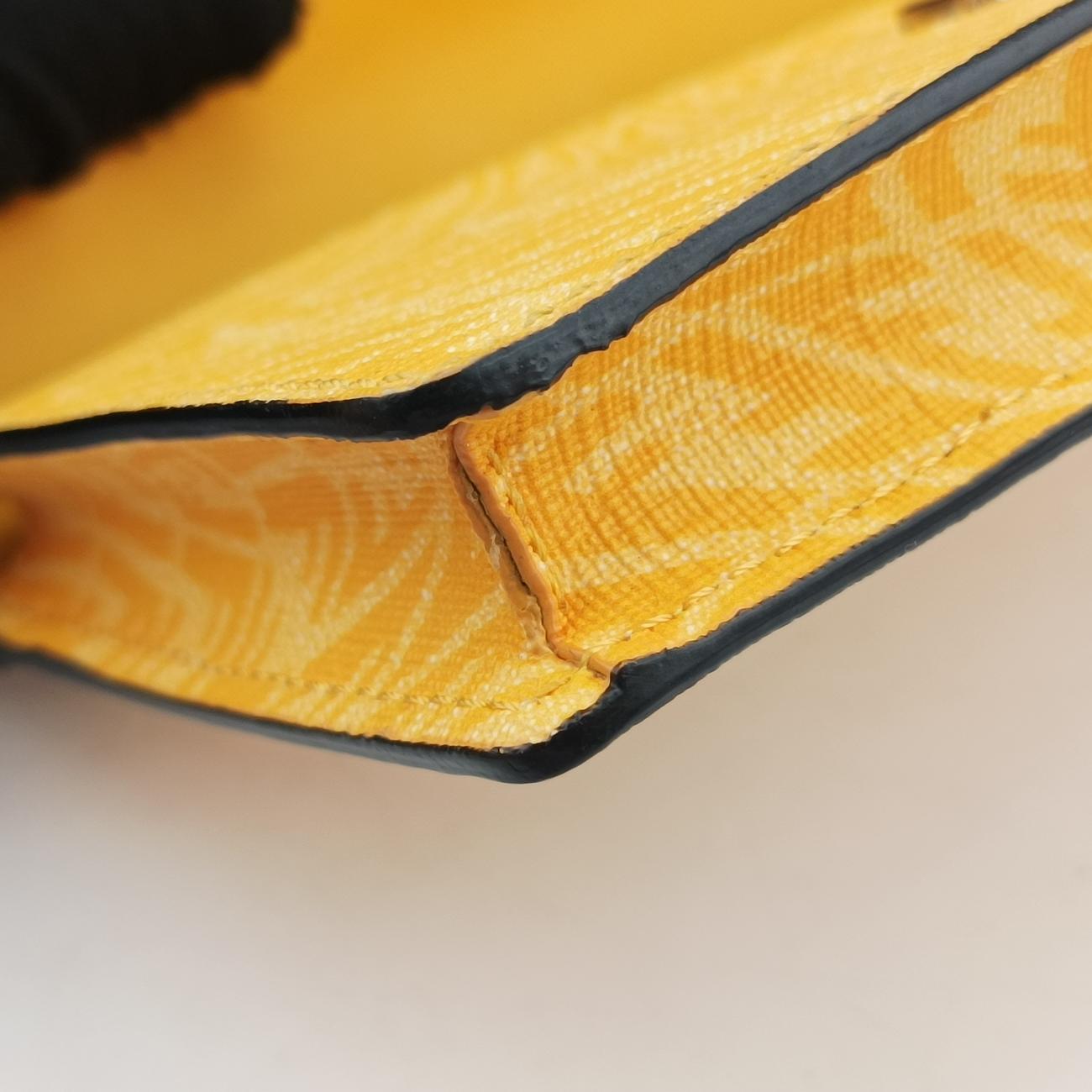 FF Logo Baguette slim Yellow Leather 7M0295 7M0295 AFSM 218-0501バゲット スリム イエロー レザー 7M0295 7M0295 AFSM 218-0501