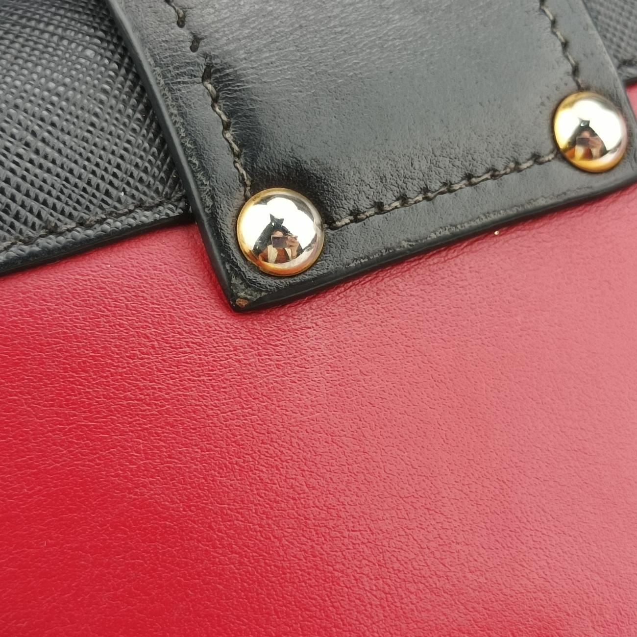 Cahier Red x Black Leather 1BD045 25 Pカイエ レッド×ブラック レザー×サフィアーノレザー 1BD045 25 P