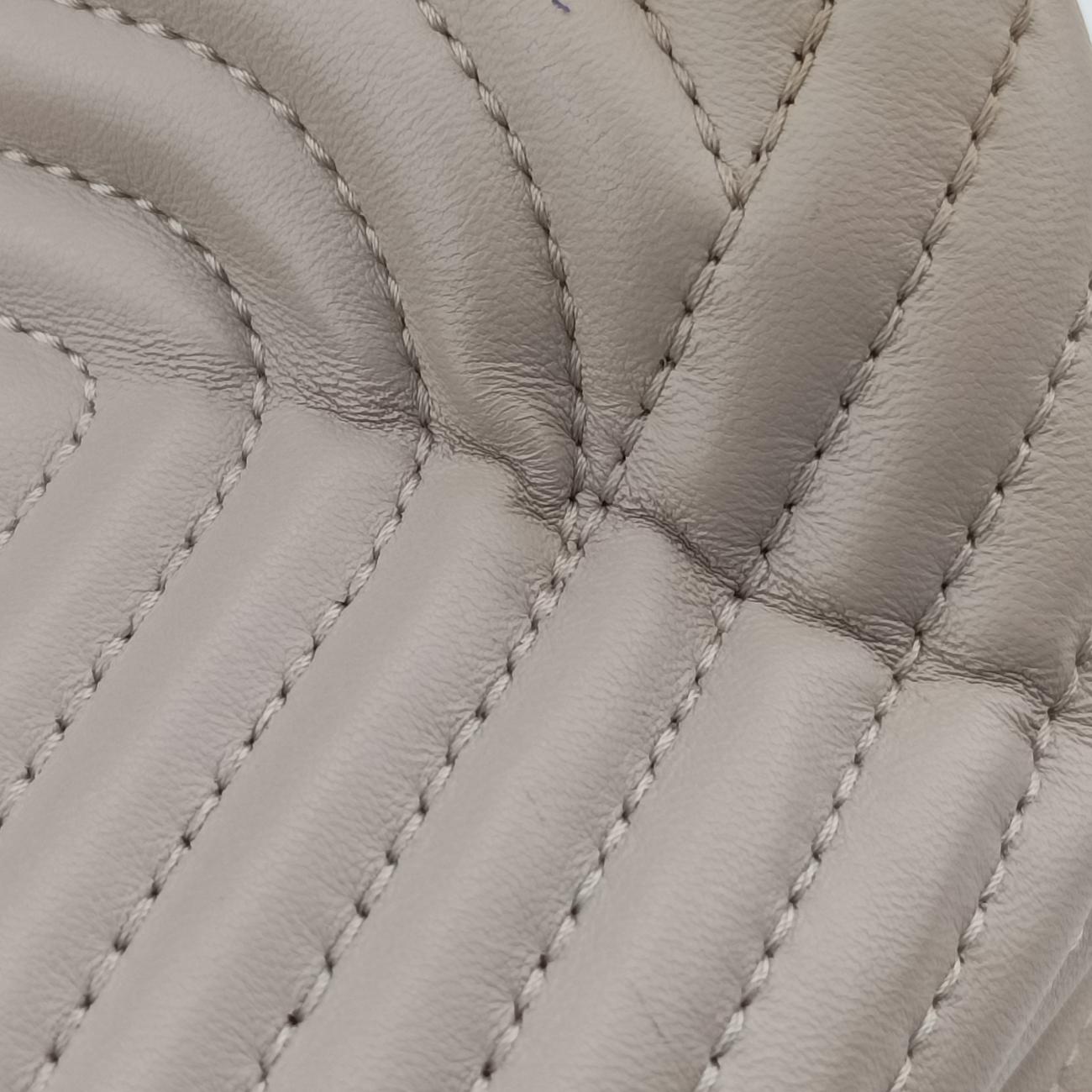 Dotcom Click Small Beige Leather 8BN299 8BN299-9NJ-178.8007ドットコム クリック スモール ベージュ レザー 8BN299 8BN299-9NJ-178.8007