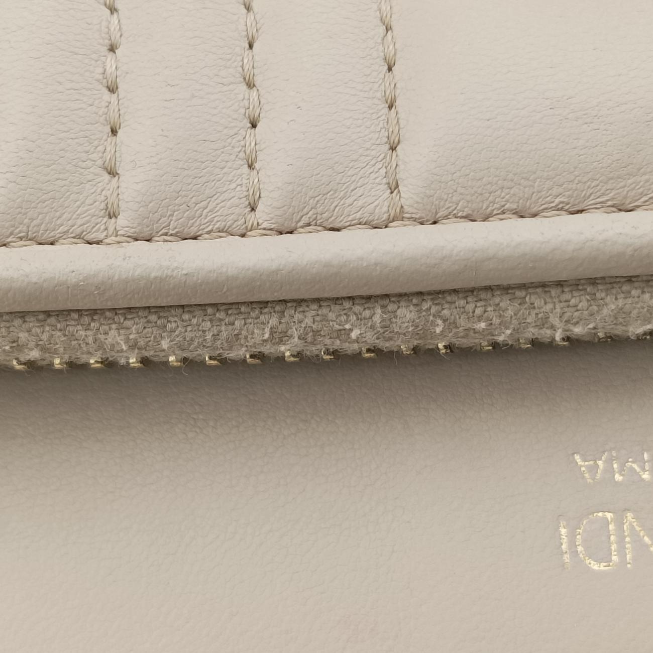 Dotcom Click Small Beige Leather 8BN299 8BN299-9NJ-178.8007ドットコム クリック スモール ベージュ レザー 8BN299 8BN299-9NJ-178.8007