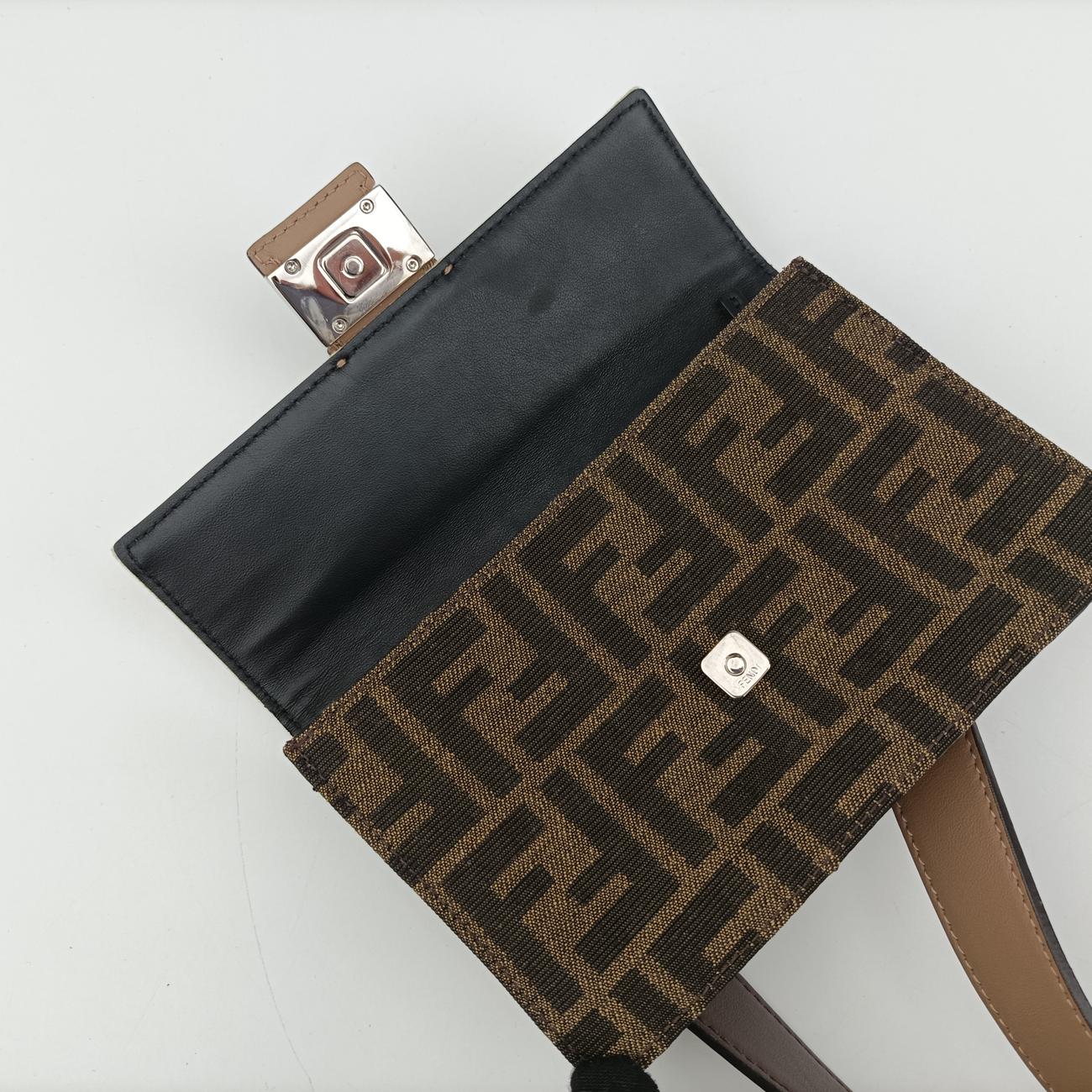 FF Logo Baguette slim Brown×white canvas 7M0295 7M0295 AB50 208-0397バゲット スリム ブラウン×ホワイト キャンバス 7M0295 7M0295 AB50 208-0397