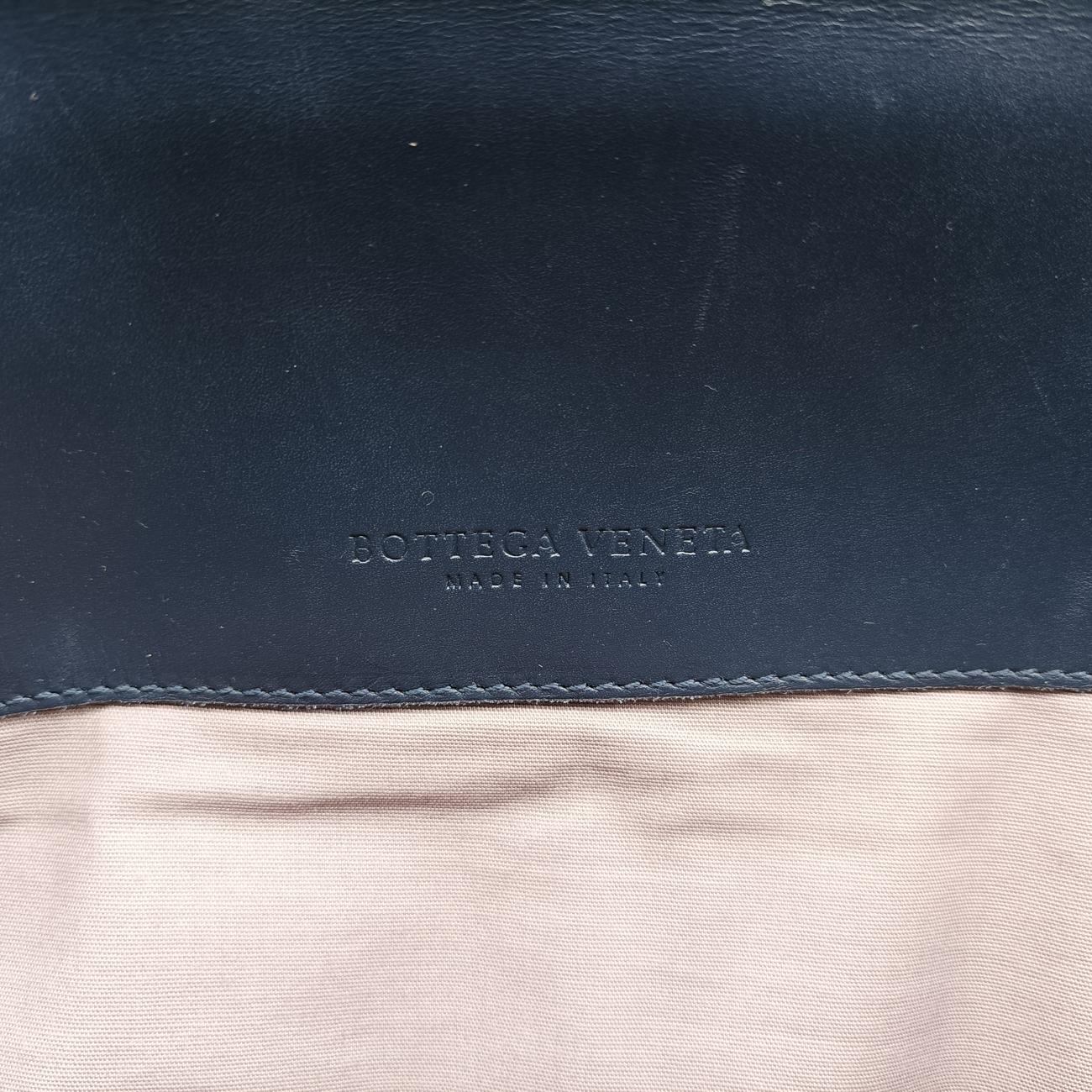 Intrecciato Navy lambskin B03045935Gイントレチャート ネイビー ラムスキン B03045935G