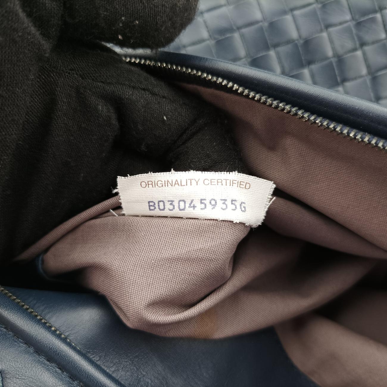 Intrecciato Navy lambskin B03045935Gイントレチャート ネイビー ラムスキン B03045935G