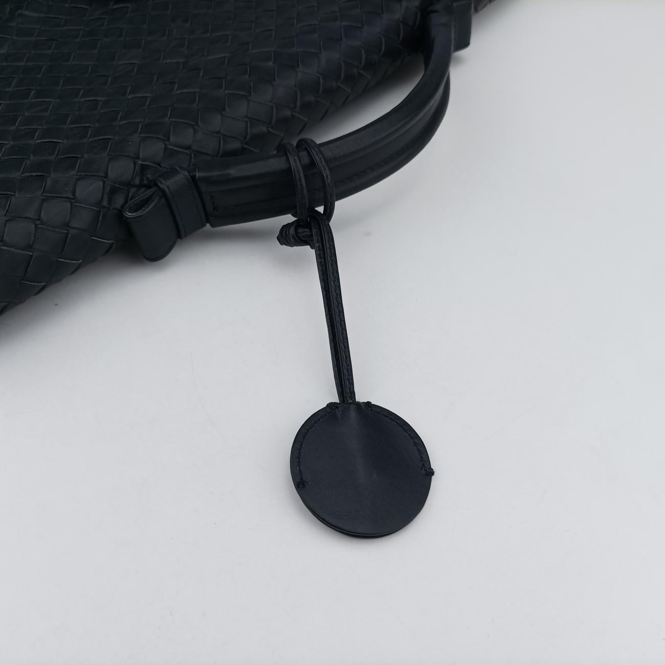 Intrecciato Navy lambskin B03045935Gイントレチャート ネイビー ラムスキン B03045935G