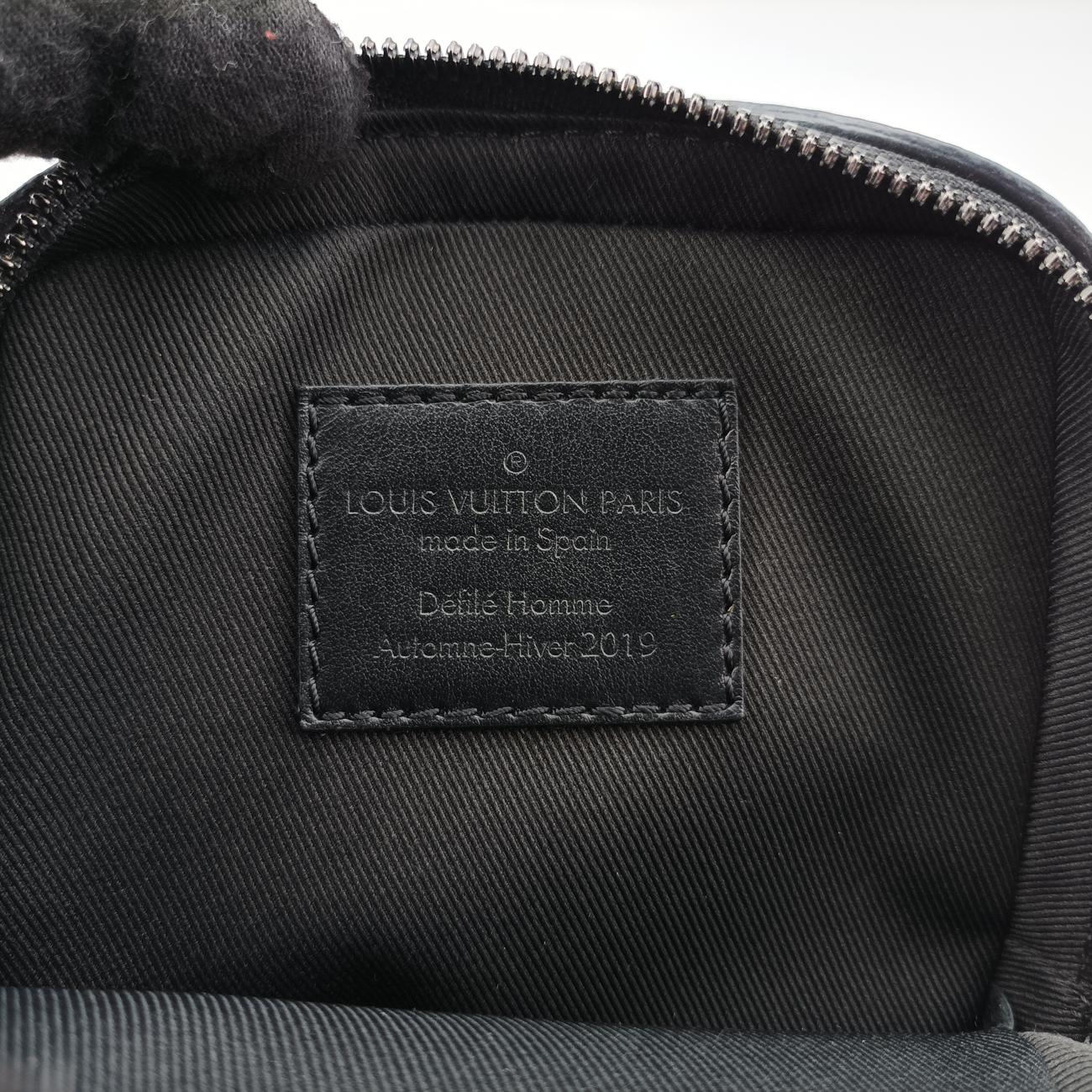 Danube Messenger black×multicolor Taiga M30332 CA1199ダヌーブメッセンジャー ブラック×マルチカラー タイガ M30332 CA1199