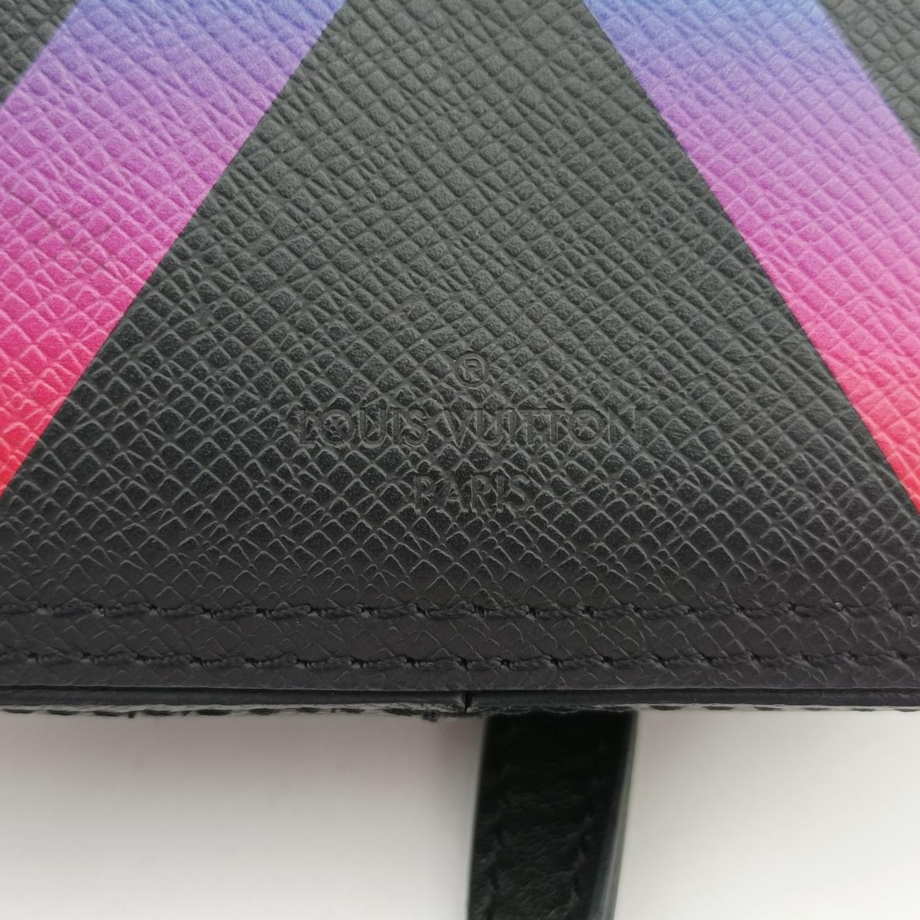 Danube Messenger black×multicolor Taiga M30332 CA1199ダヌーブメッセンジャー ブラック×マルチカラー タイガ M30332 CA1199