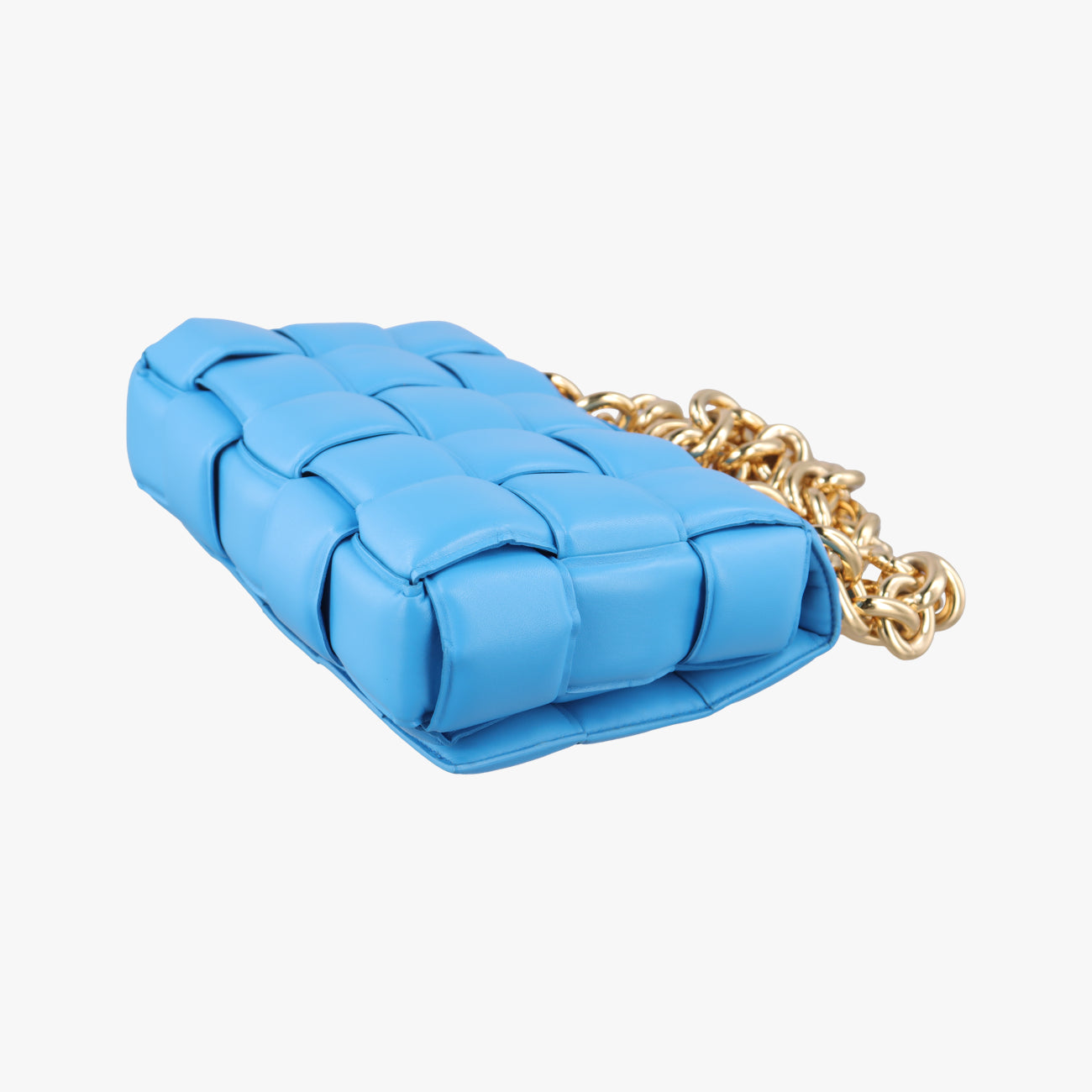 The Chain Cassette Blue lambskin B09086686Gザ チェーン カセット ブルー ラムスキン B09086686G