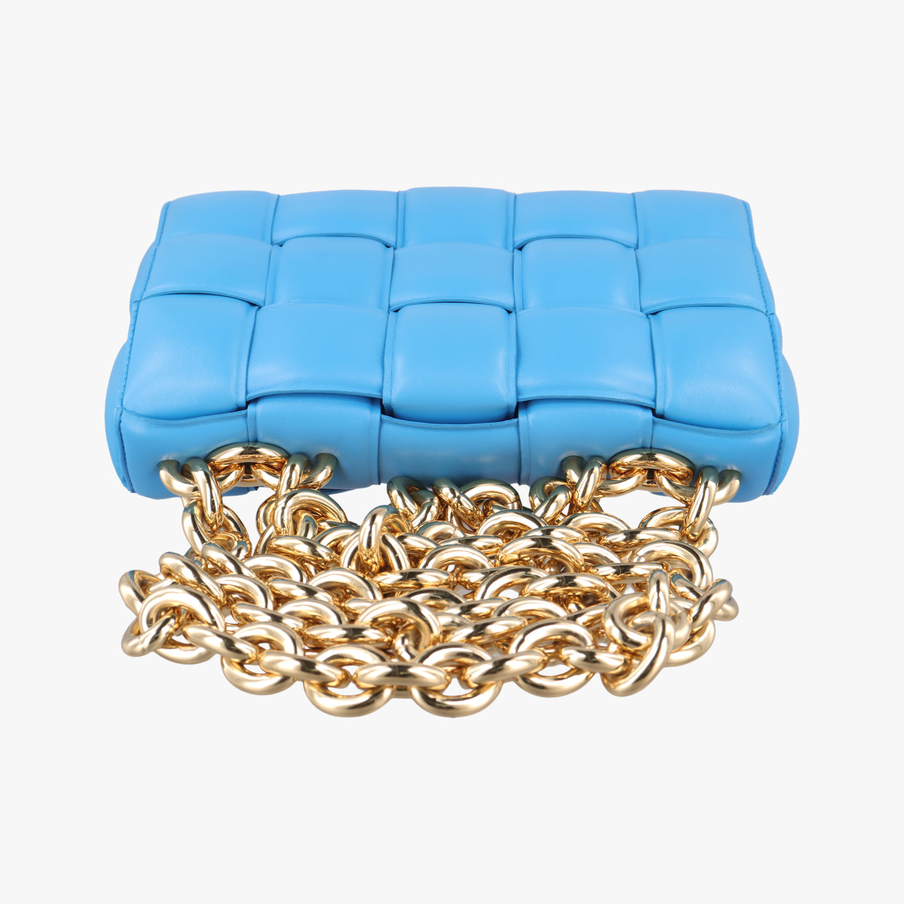 The Chain Cassette Blue lambskin B09086686Gザ チェーン カセット ブルー ラムスキン B09086686G