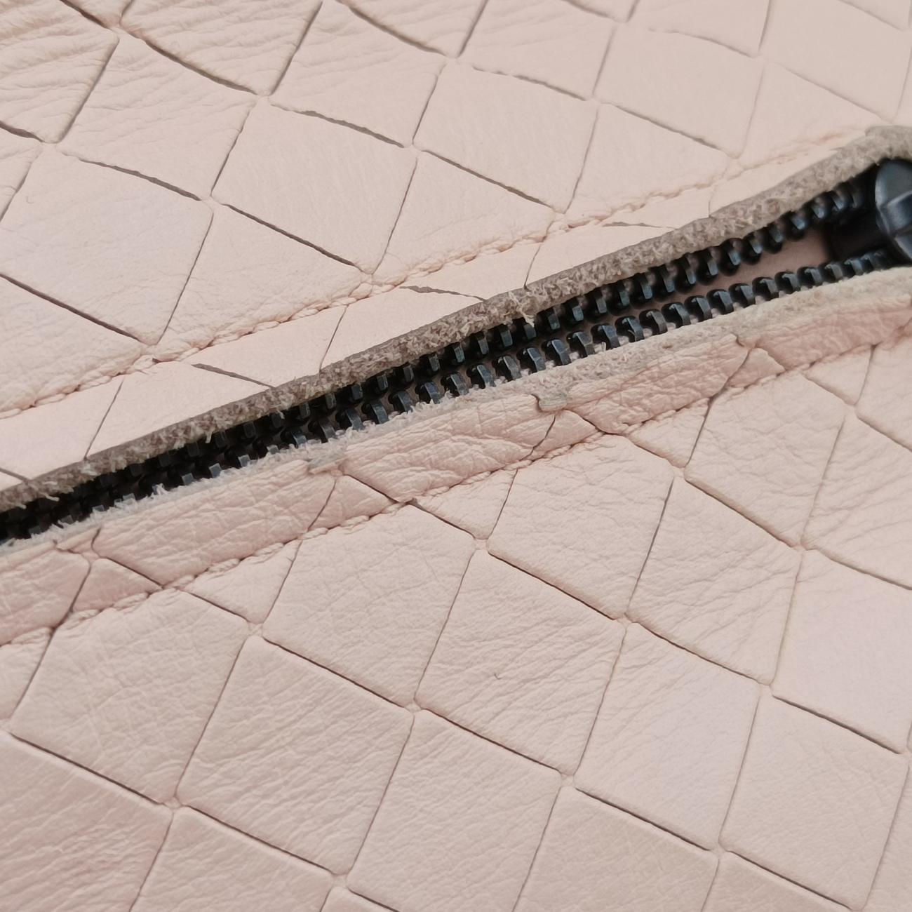 Intreccaito pink lambskin B04022220Yイントレチャート ピンク ラムスキン B04022220Y