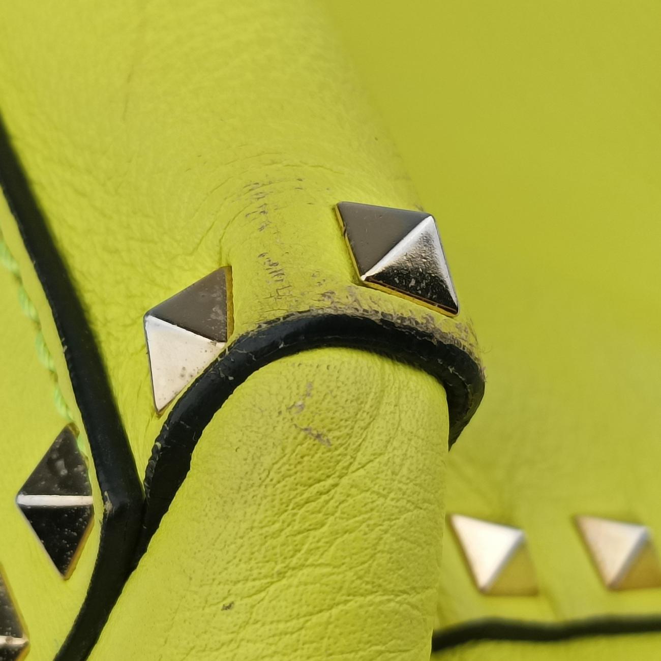 Rockstud Yellow Leather BS-G339BOL1ロックスタッズ イエロー レザー BS-G339BOL1