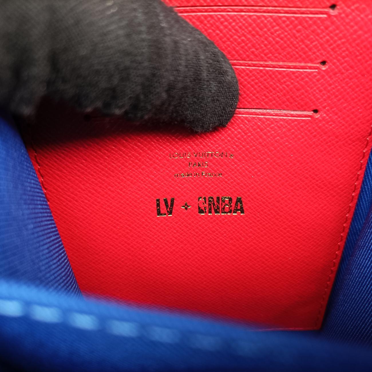 LV x NBA SOFT TRANK PHONE BOX Antarctica x Red x White Monogram Canvas×calf leather M80101 TJ4220 IC ChipLV x NBA ソフトトランク フォーンボックス アンタークティカ×レッド×ホワイト モノグラムキャンバス×カーフレザー M80101 TJ4220 ICチップ