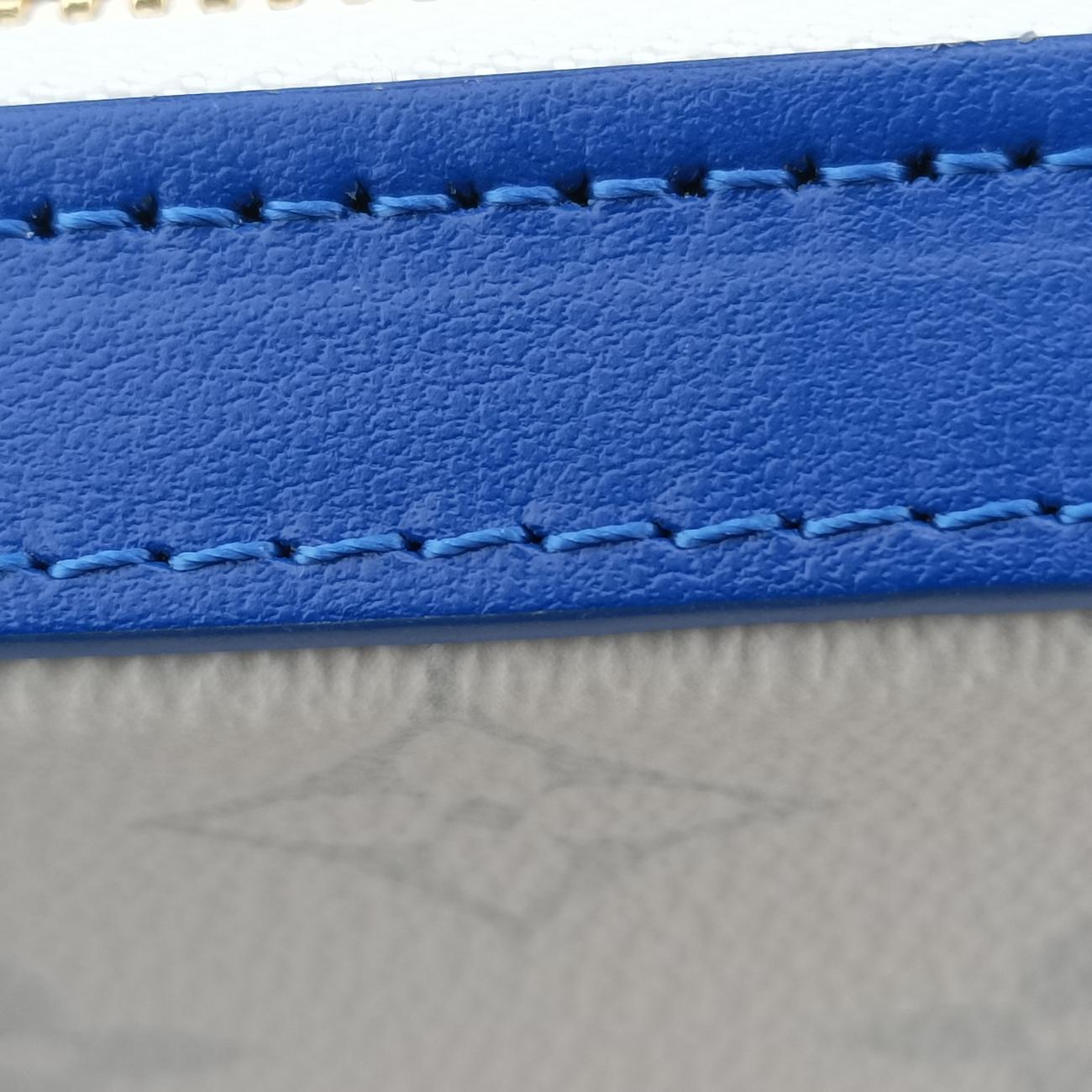 LV x NBA SOFT TRANK PHONE BOX Antarctica x Red x White Monogram Canvas×calf leather M80101 TJ4220 IC ChipLV x NBA ソフトトランク フォーンボックス アンタークティカ×レッド×ホワイト モノグラムキャンバス×カーフレザー M80101 TJ4220 ICチップ