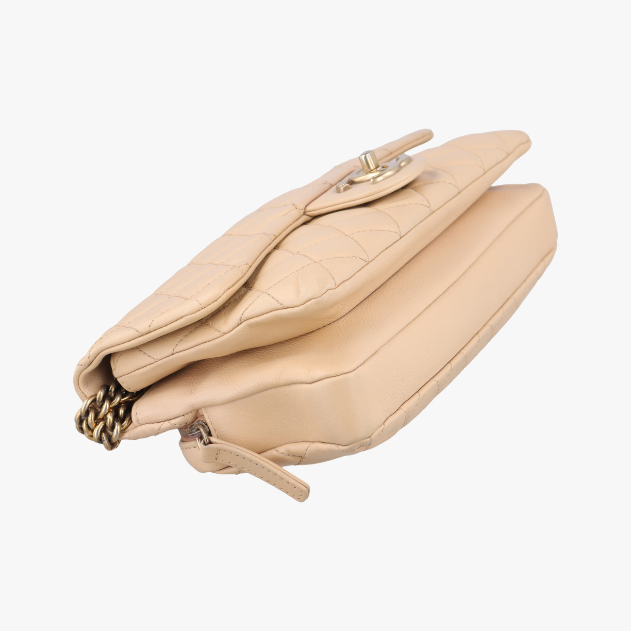 CC Logo Matelasse Urban Day Flap Beige Leather A67488 17673599CCロゴ マトラッセ アーバンデイ フラップ ベージュ レザー A67488 17673599