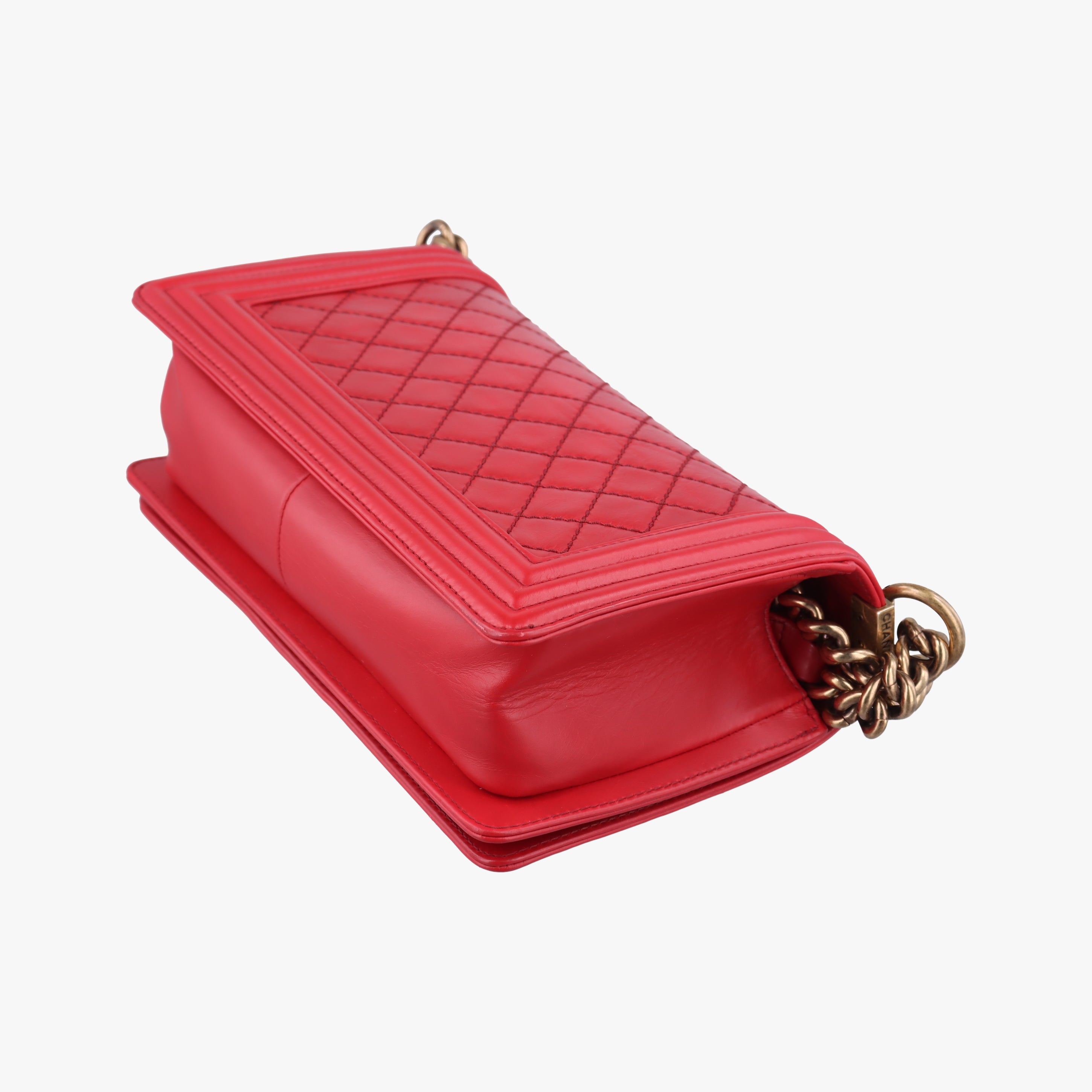 BOY CHANEL Red Leather A67086 17631774ボーイシャネル レッド レザー A67086 17631774