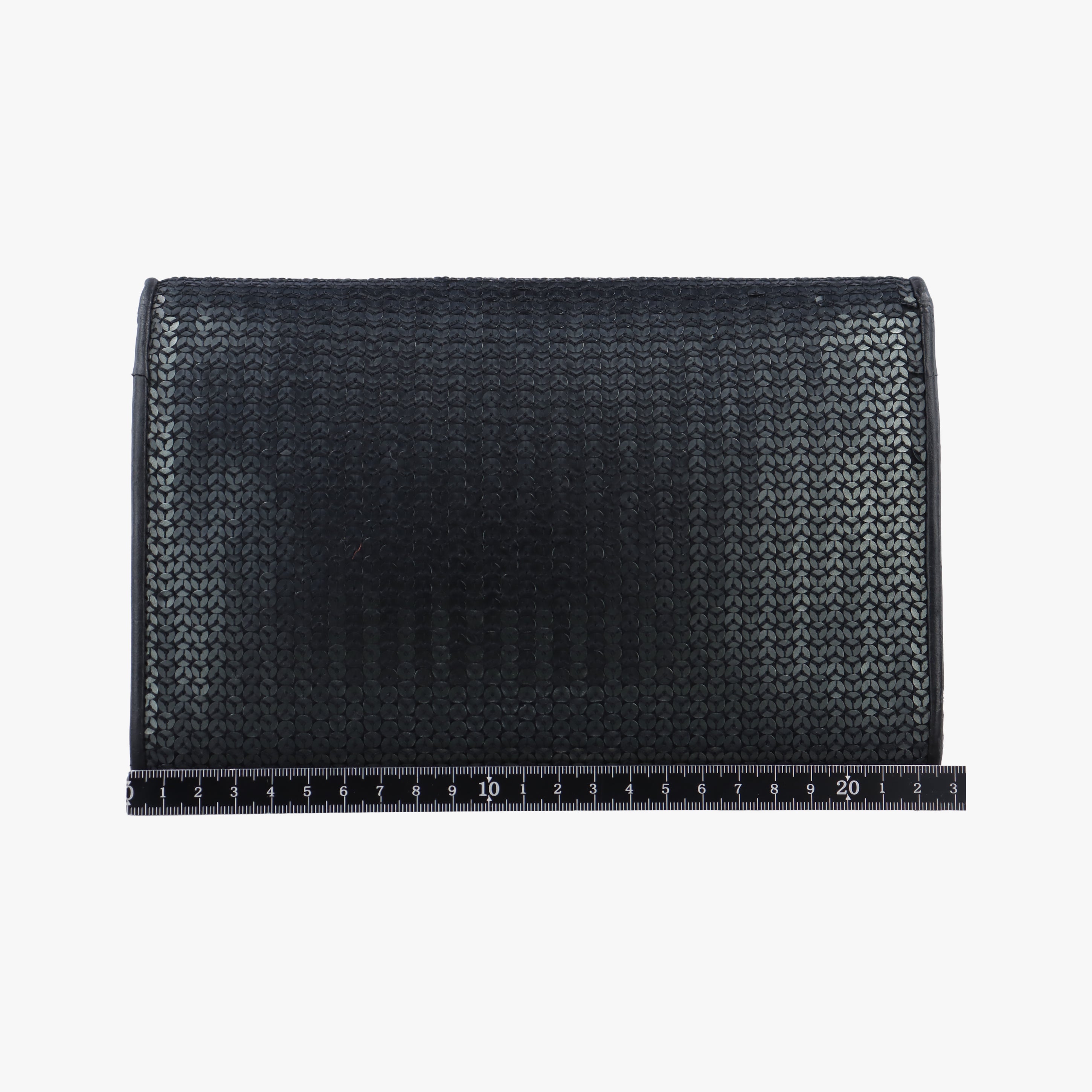 LV logo flap Noir sequins PL2186LVロゴフラップ ノワール スパンコール PL2186