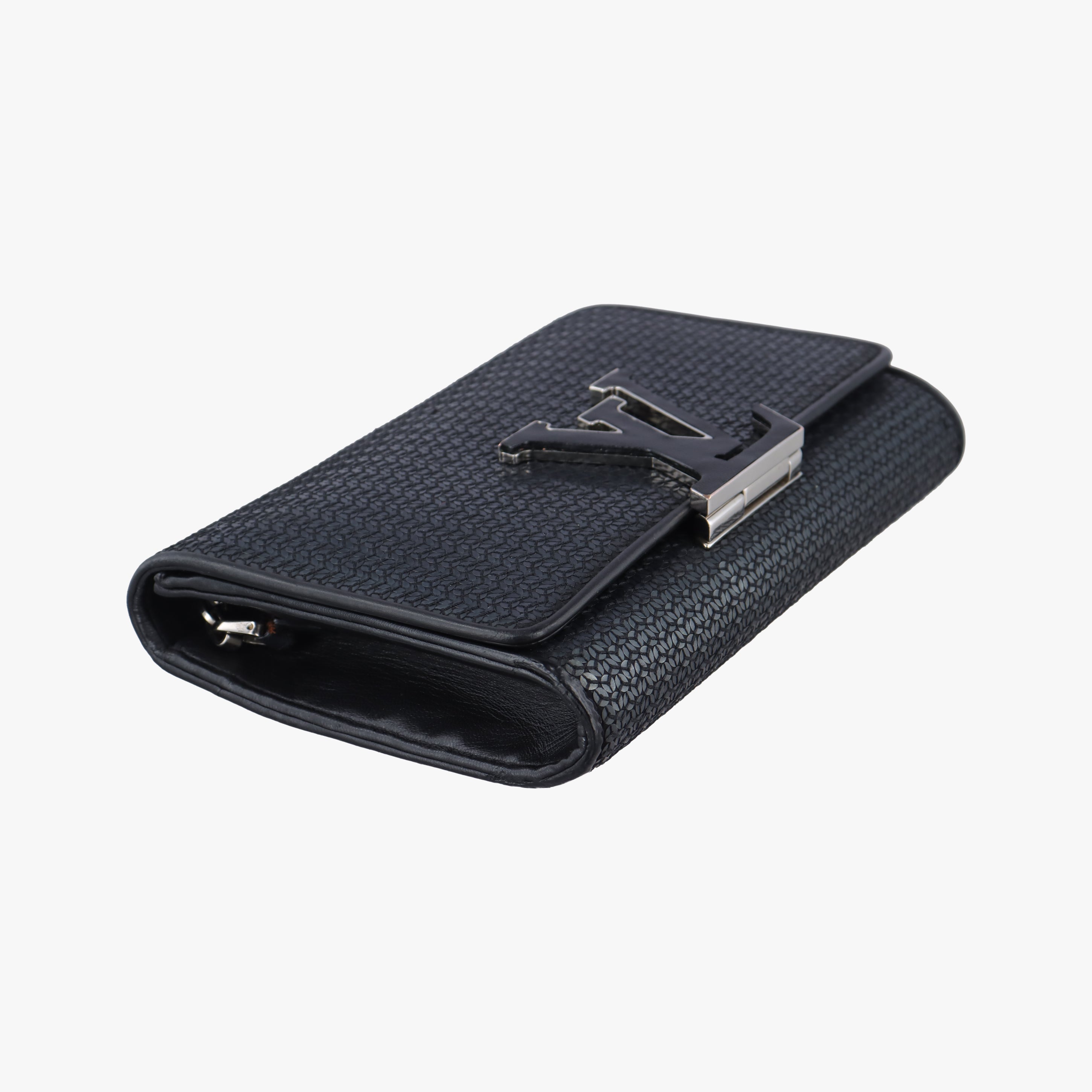 LV logo flap Noir sequins PL2186LVロゴフラップ ノワール スパンコール PL2186