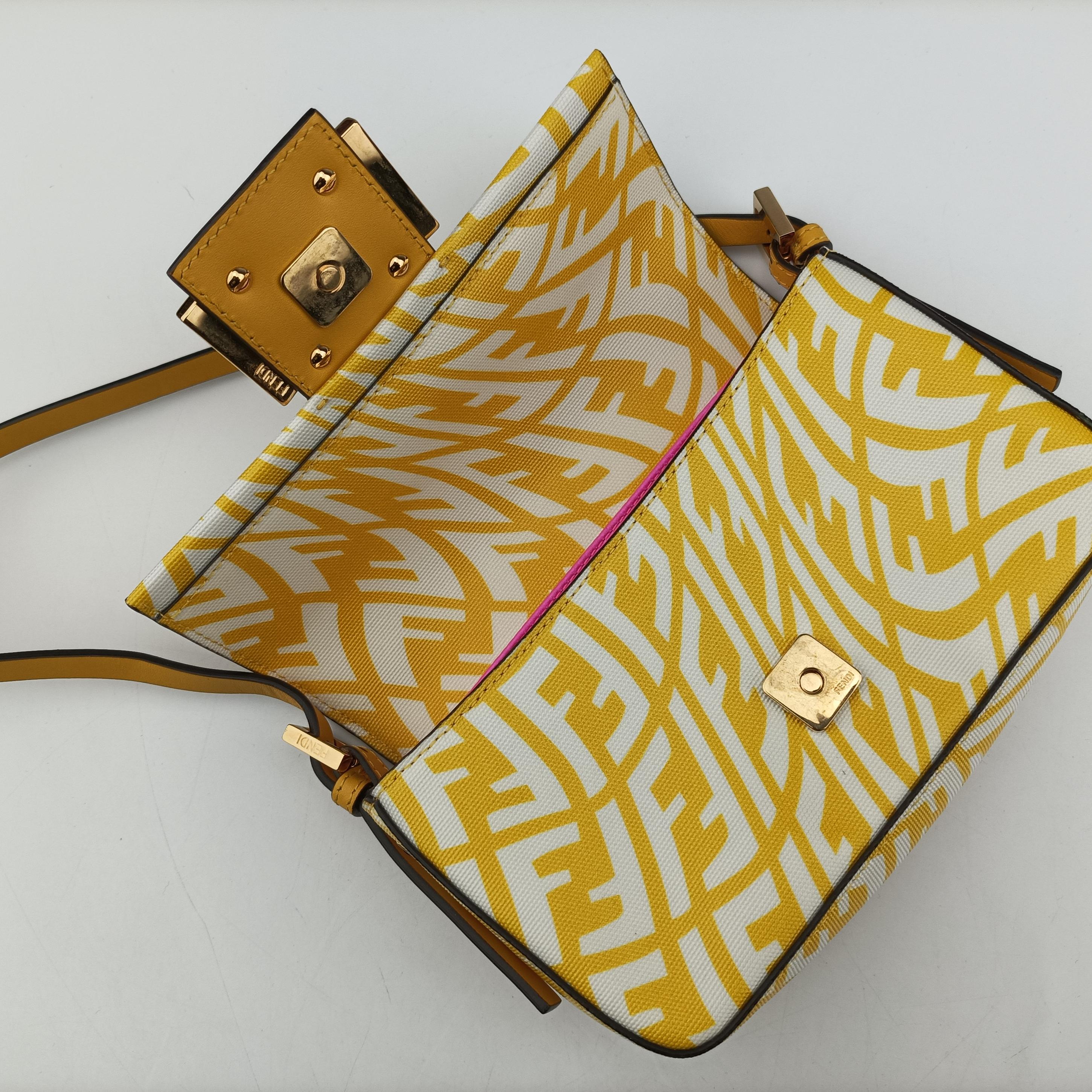 Vertigo Baguette Yellow x White x Beige PVC coated canvas 8BS049 8BS049-AFL1-218-1042ヴァーティゴ バゲット イエロー×ホワイト×ベージュ PVCコーティングキャンバス 8BS049 8BS049-AFL1-218-1042