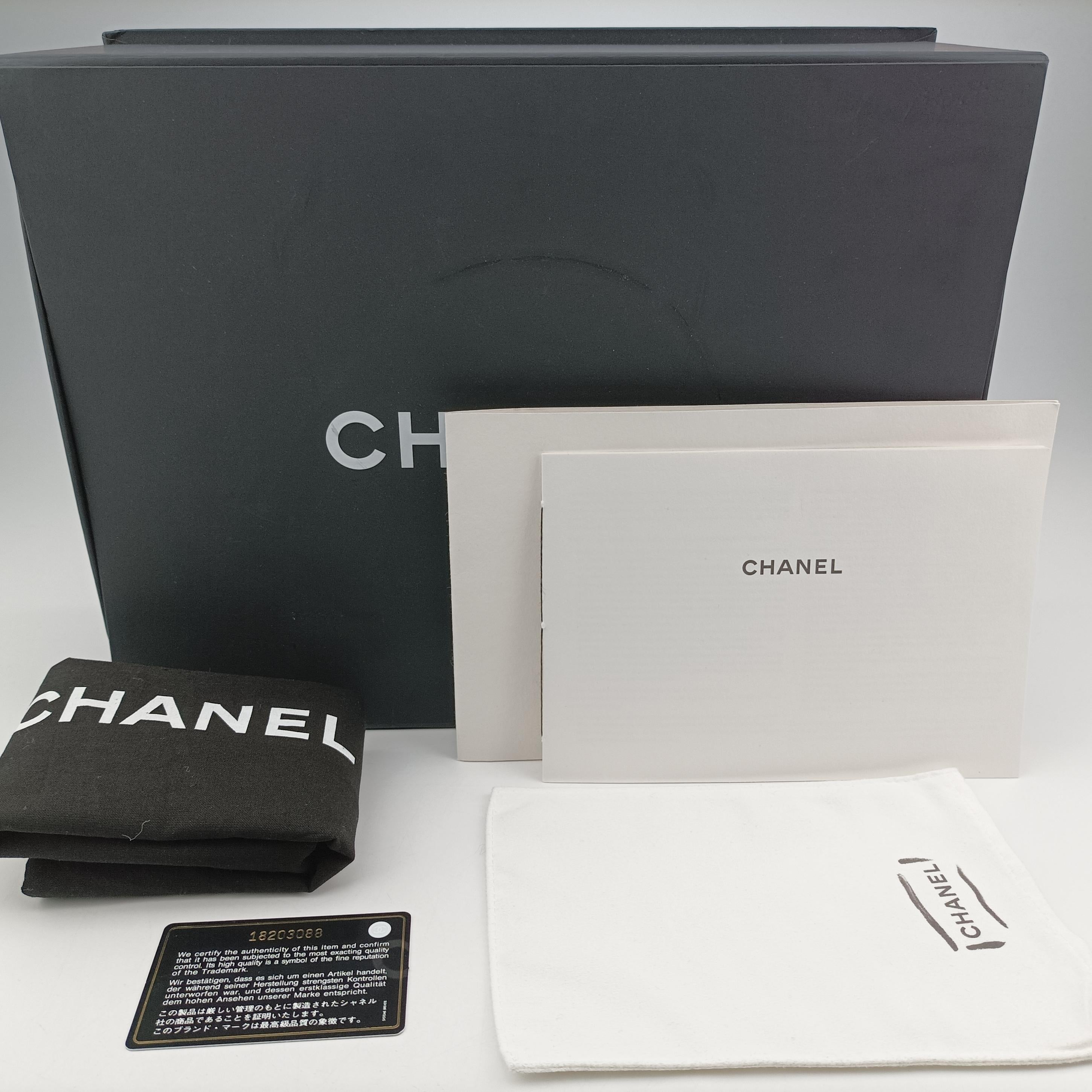 BOY CHANEL Black lambskin A66298 18203088ボーイシャネル ブラック ラムスキン A66298 18203088