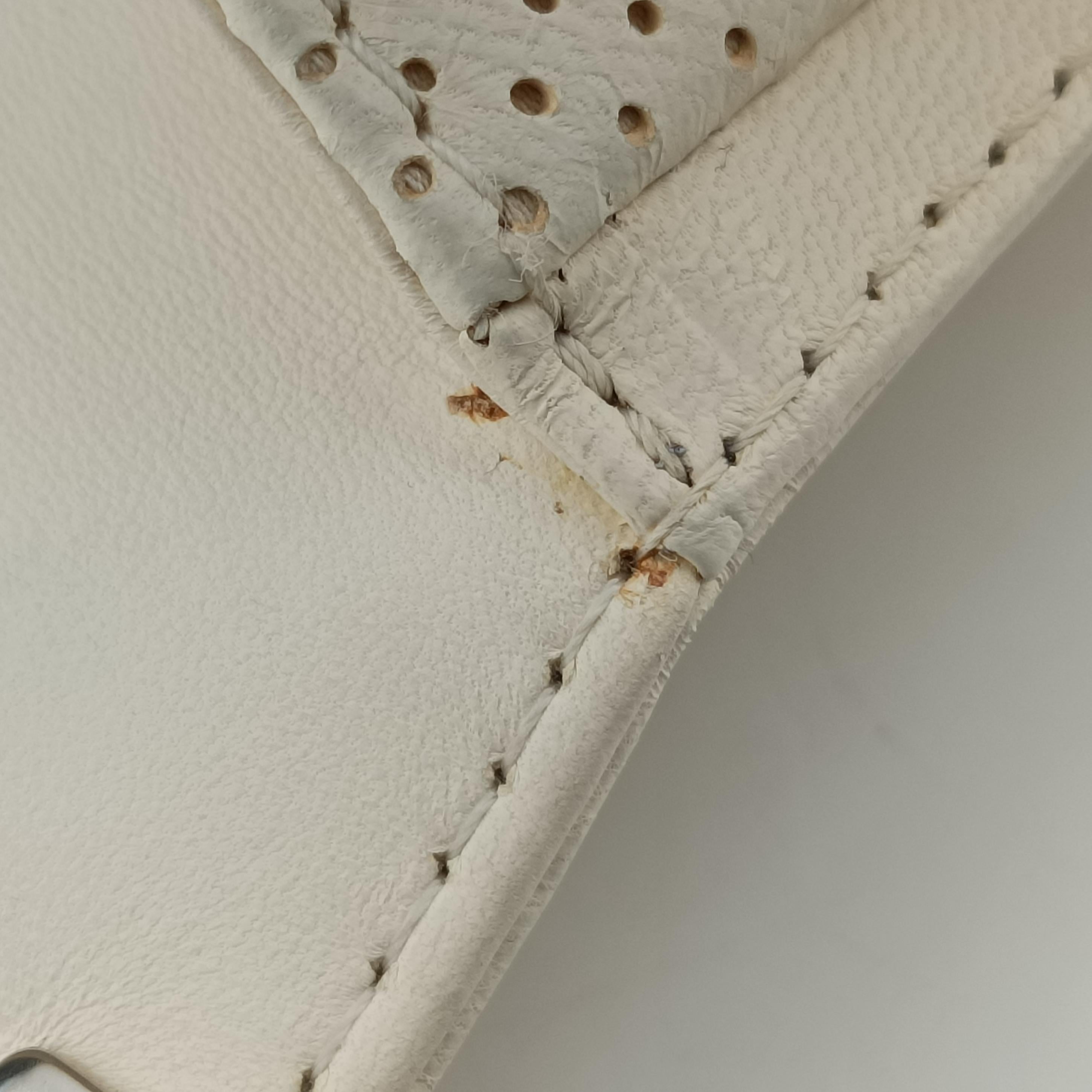 BOY CHANEL White Leather A67086 19277583ボーイシャネル ホワイト レザー A67086 19277583