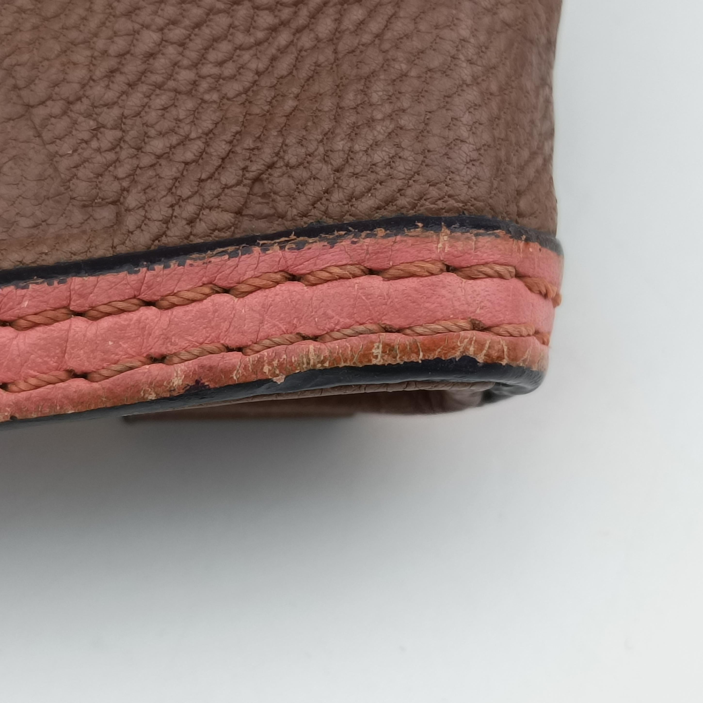 Underground Flat MessengerBrown × PinkLeatherM40369FL0180アンダーグラウンド フラット メッセンジャーブラウン × ピンクレザーM40369FL0180