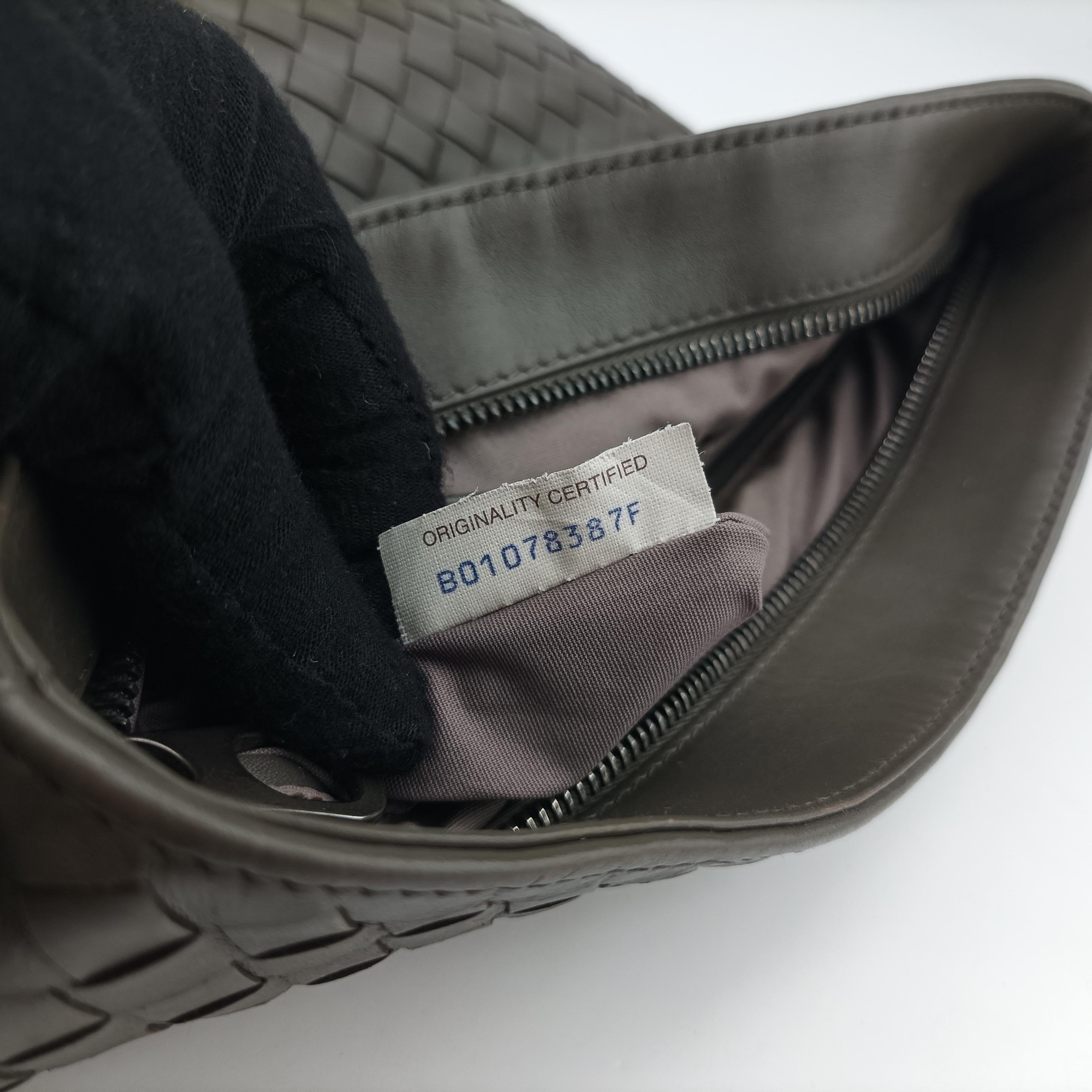 Intrecciato Grey lambskin B01078387Fイントレチャート グレー ラムスキン B01078387F