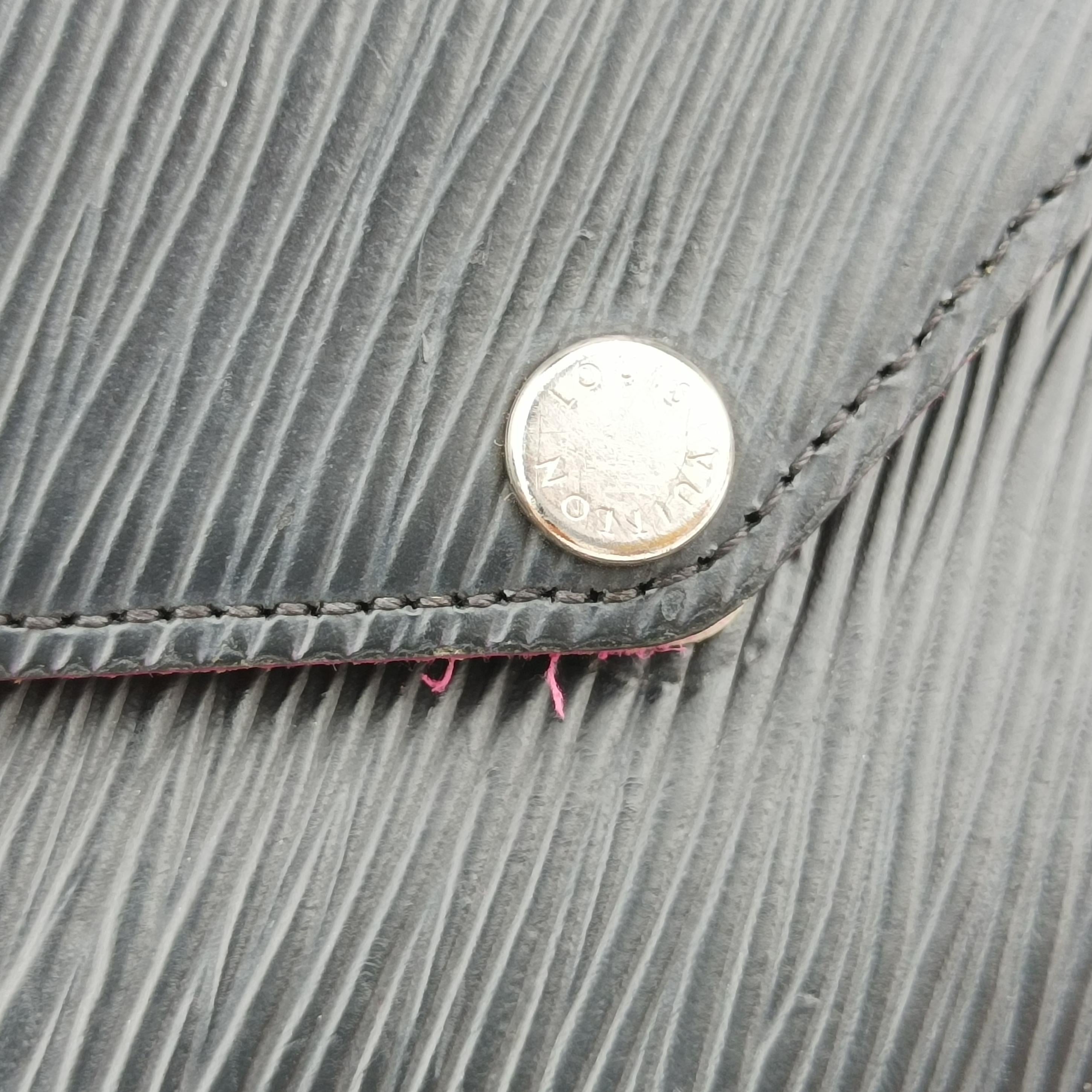 Pochette FéLICIE Noir×hot pink EPI M64579 TJ2187ポシェット フェリシー ノワール×ホットピンク エピ M64579 TJ2187