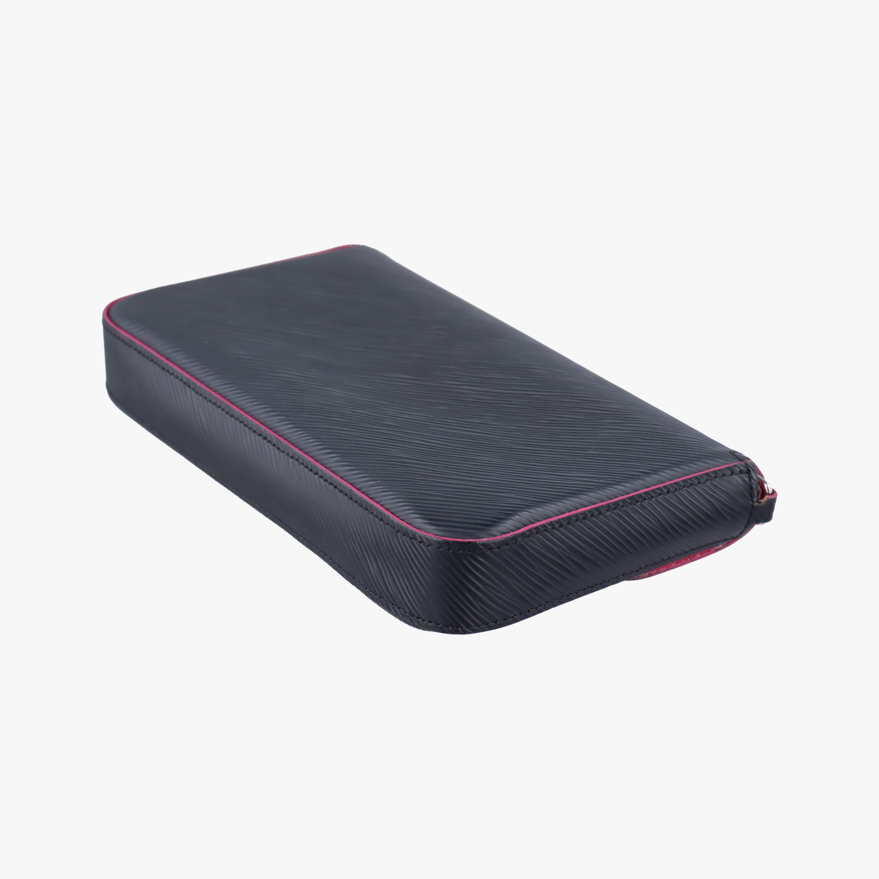 Pochette FéLICIE Noir×hot pink EPI M64579 TJ2187ポシェット フェリシー ノワール×ホットピンク エピ M64579 TJ2187