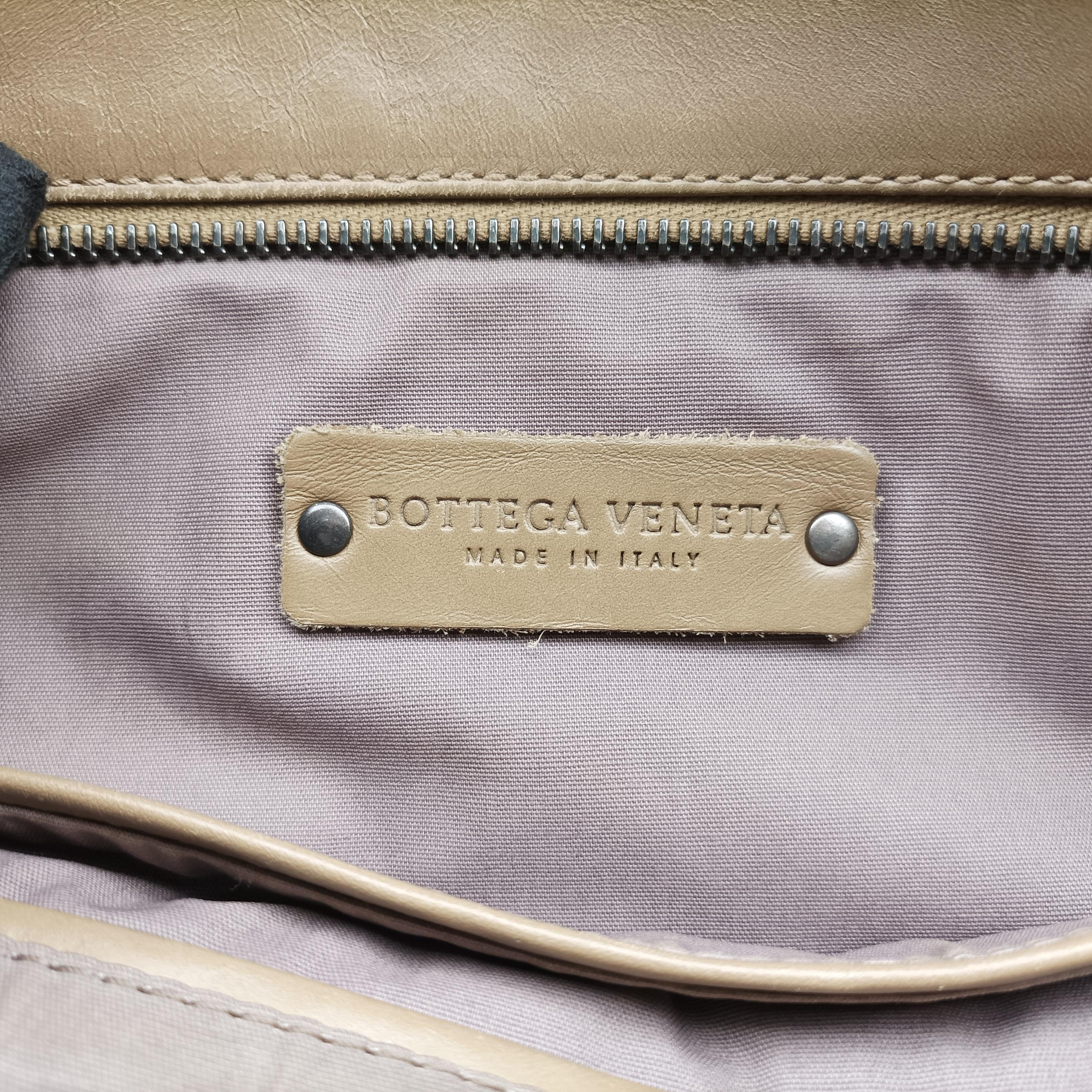 Intrecciato khaki lambskin B01901294Iイントレチャート カーキ ラムスキン B01901294I