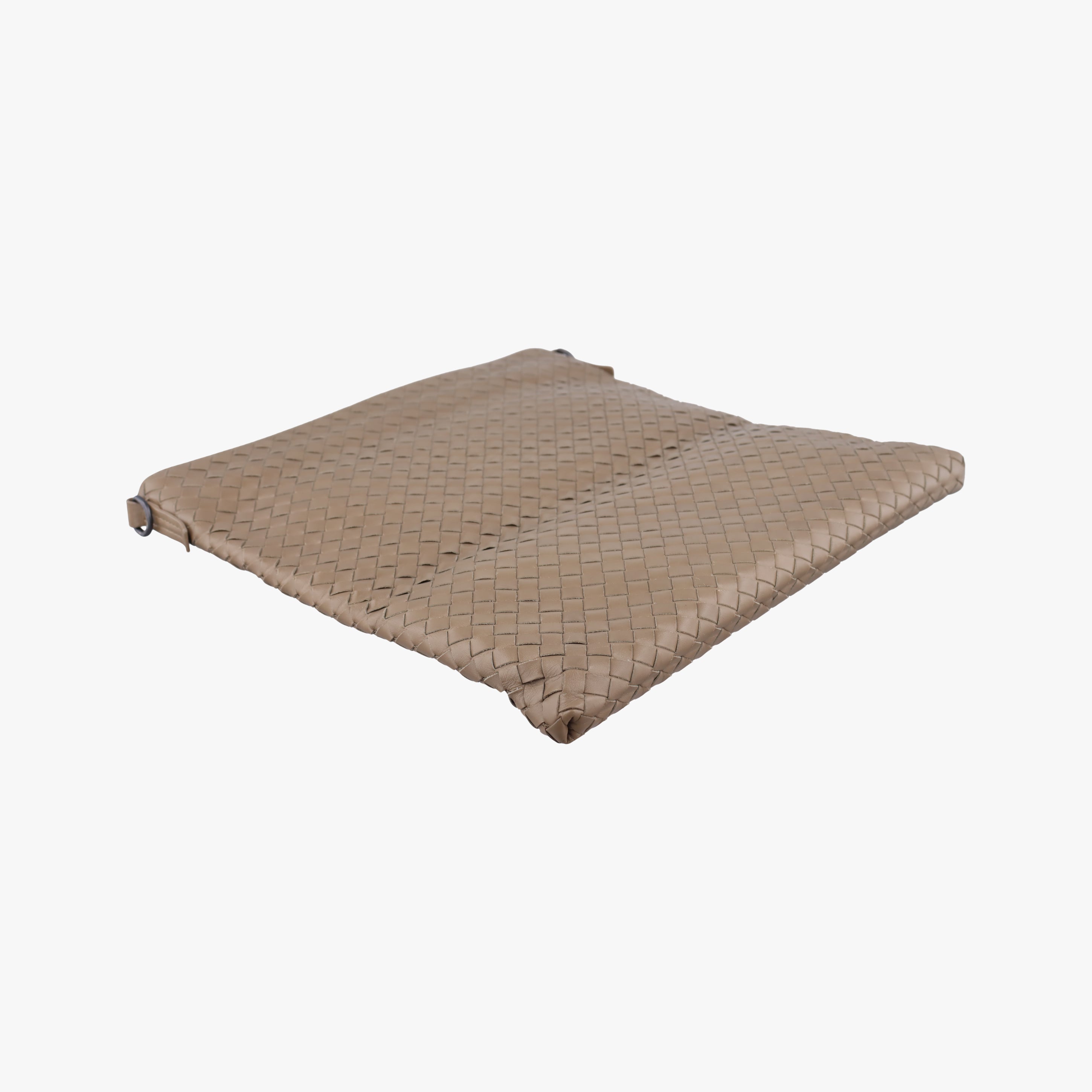 Intrecciato khaki lambskin B01901294Iイントレチャート カーキ ラムスキン B01901294I