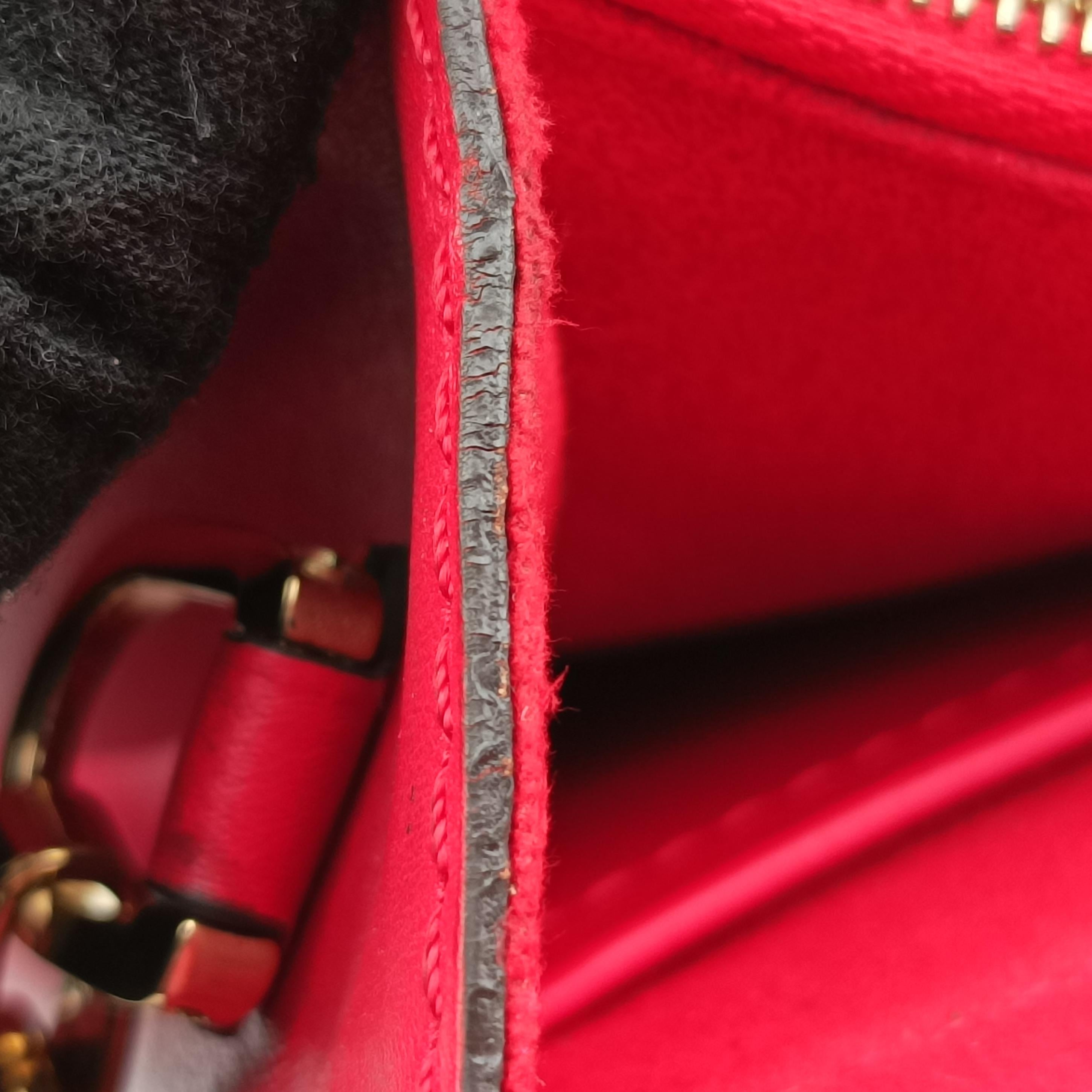 ルイヴィトンLouis Vuittonポシェット ルイーズGM レッド レザー M94647 PL4114