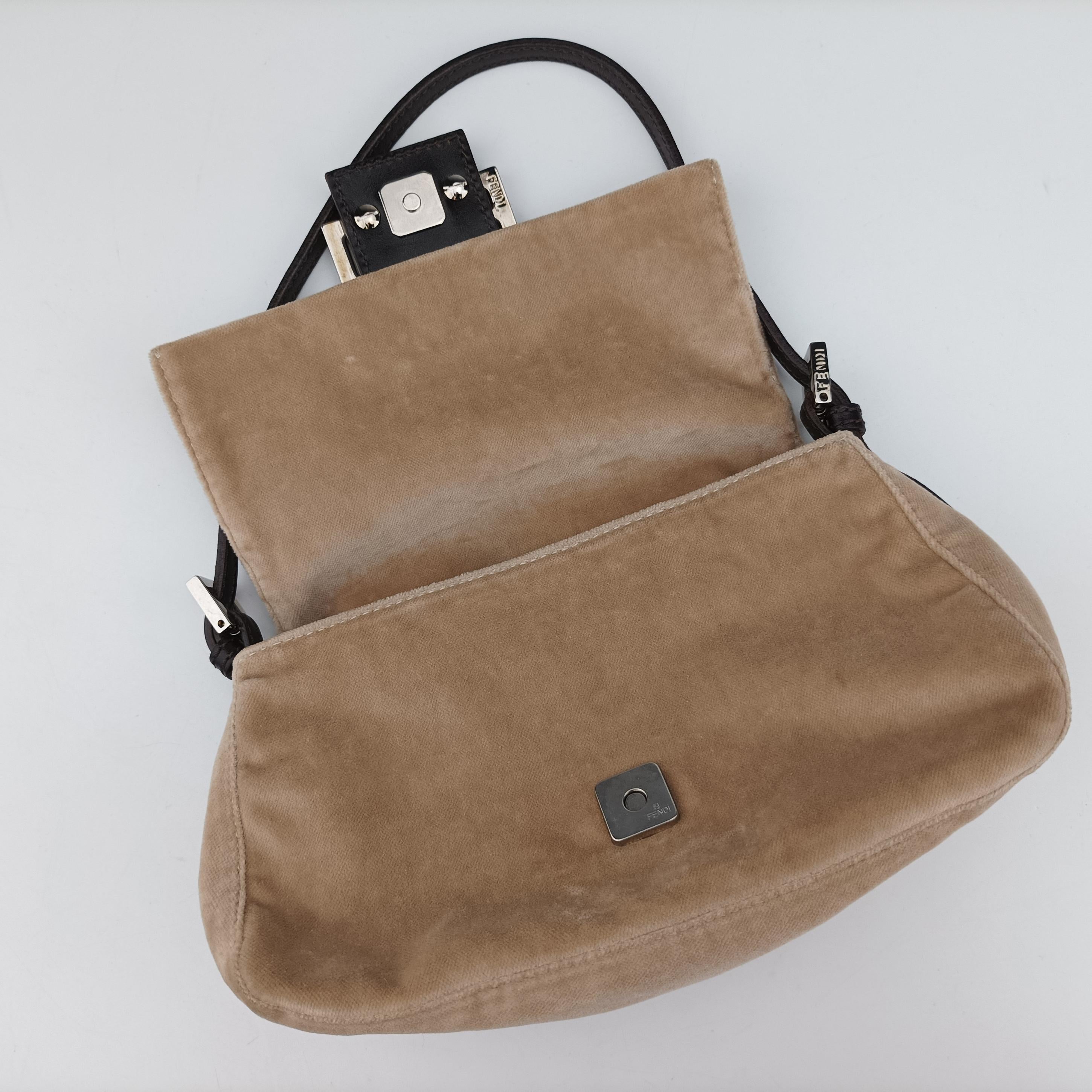 Baguette Beige velour 8BR180 2111-8BR180-KCG-039マンマバケット ベージュ ベロア 8BR180 2111-8BR180-KCG-039